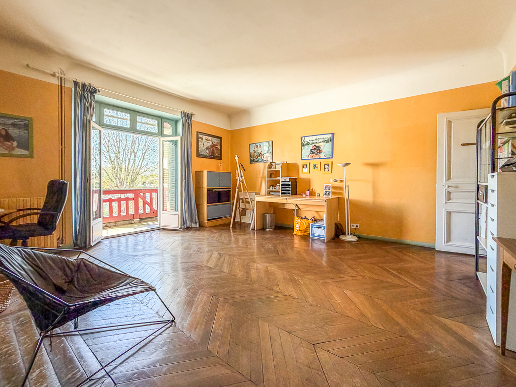 Propriété en France à vendre à Joinville-le-Pont, Val-de-Marne - €2 300 000 - photo 