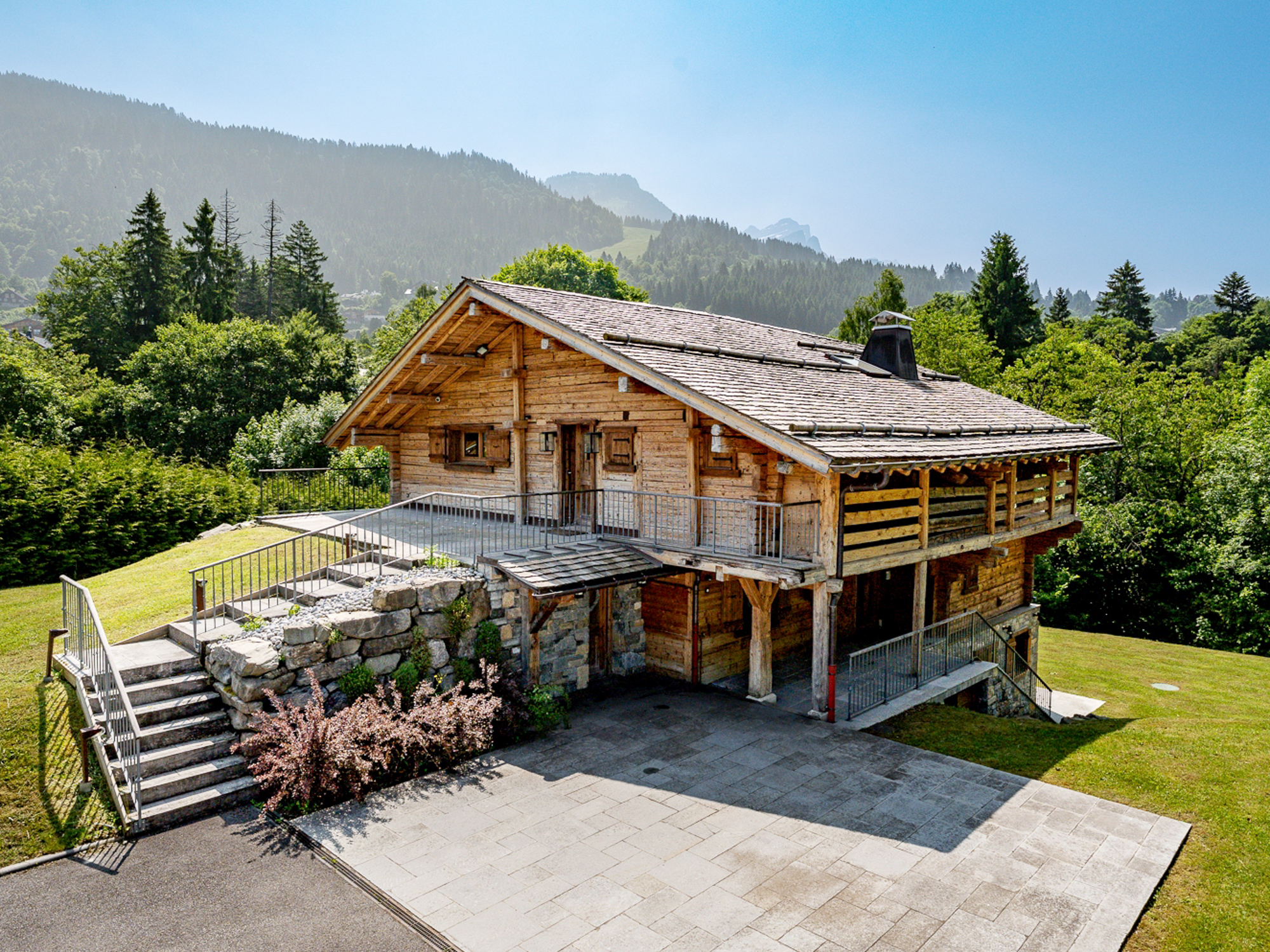French property for sale in Arâches-la-Frasse, Haute-Savoie - €2,250,000 - photo 