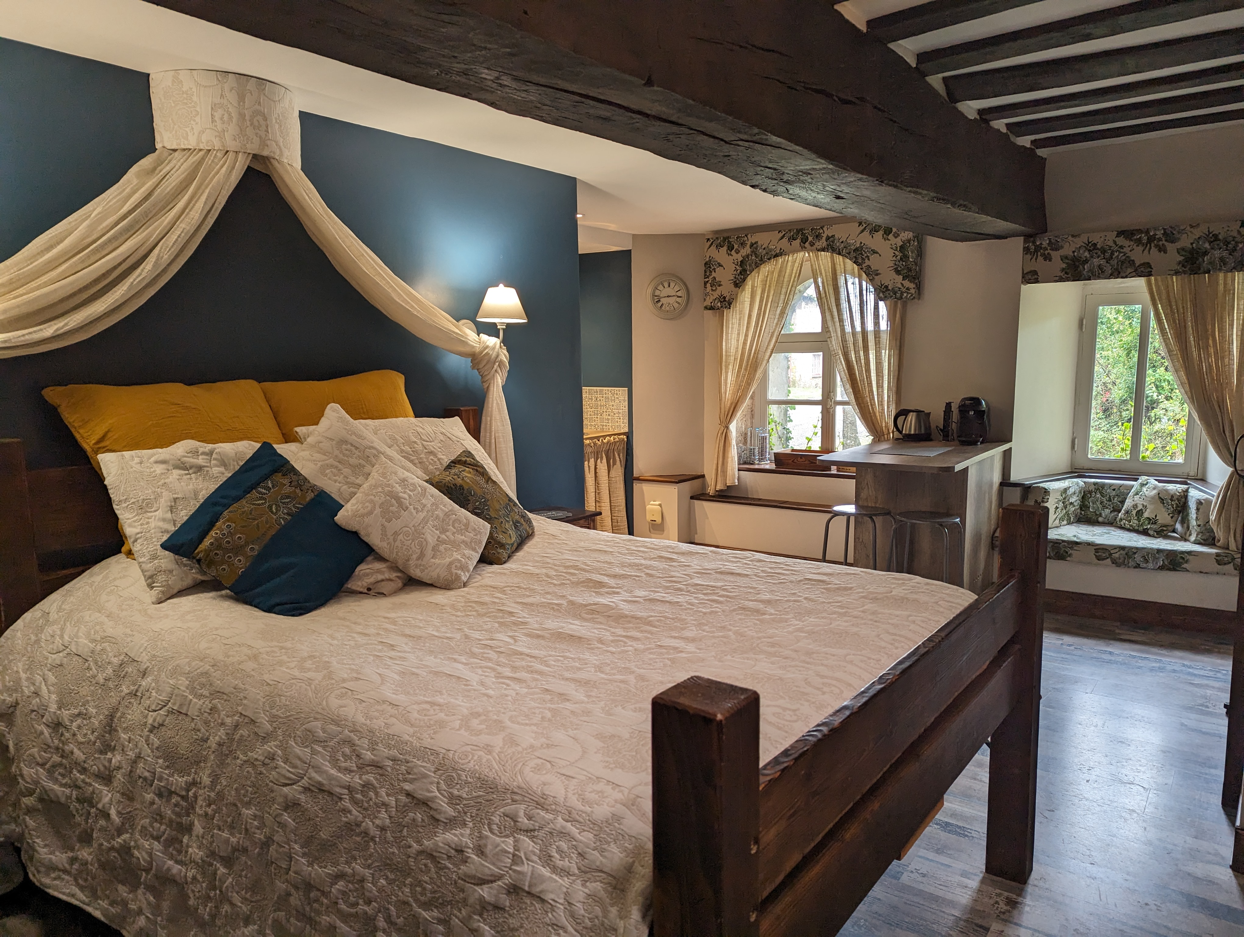 Propriété en France à vendre à Arnac-la-Poste, Haute-Vienne - €401 740 - photo 