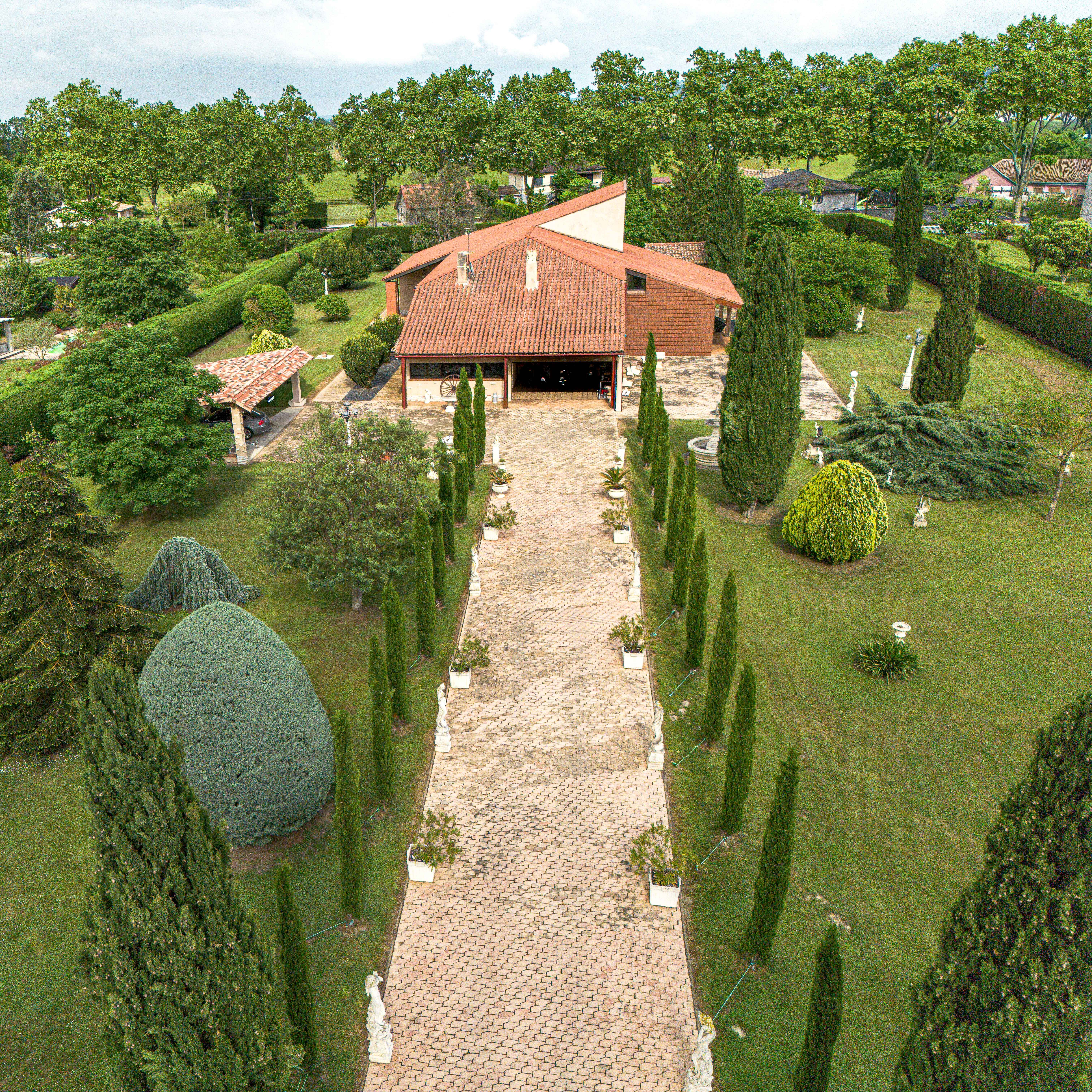 French property for sale in Cazères, Haute-Garonne - €715,000 - photo 