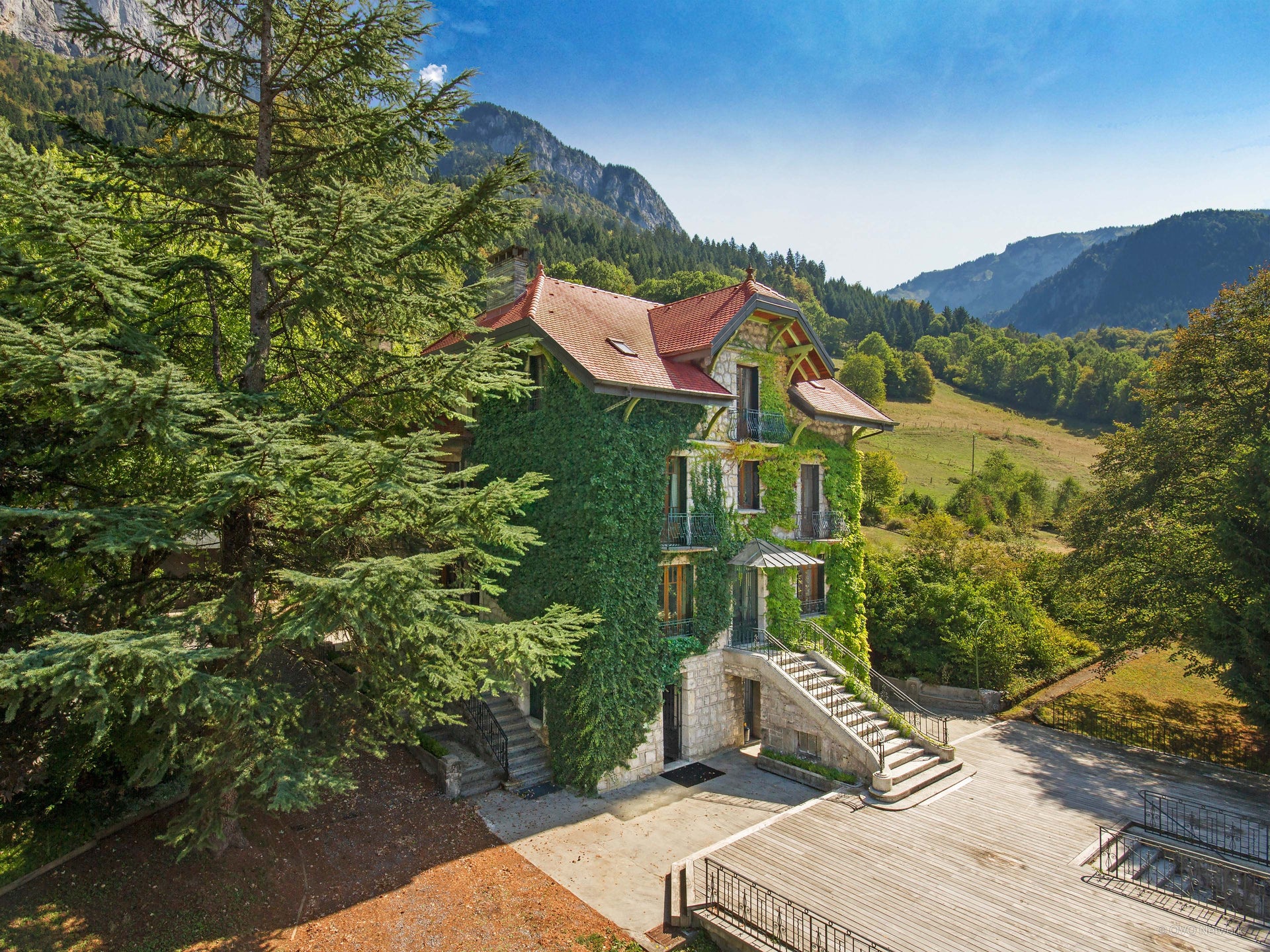 Propriété en France à vendre à LE PETIT BORNAND LES GLIERES, Haute-Savoie - €1 950 000 - photo 