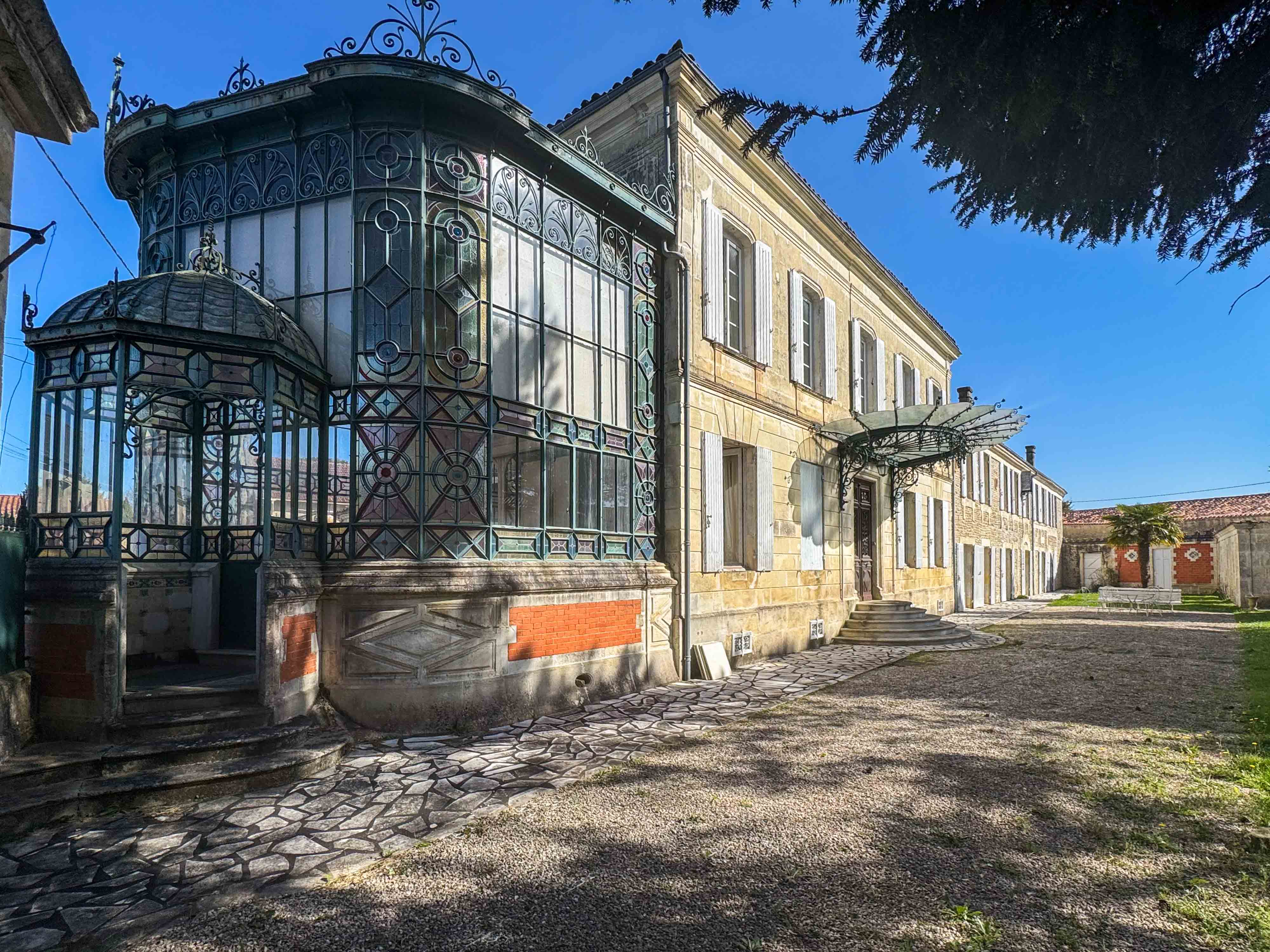 Propriété en France à vendre à Aumagne, Charente-Maritime - €879 800 - photo 