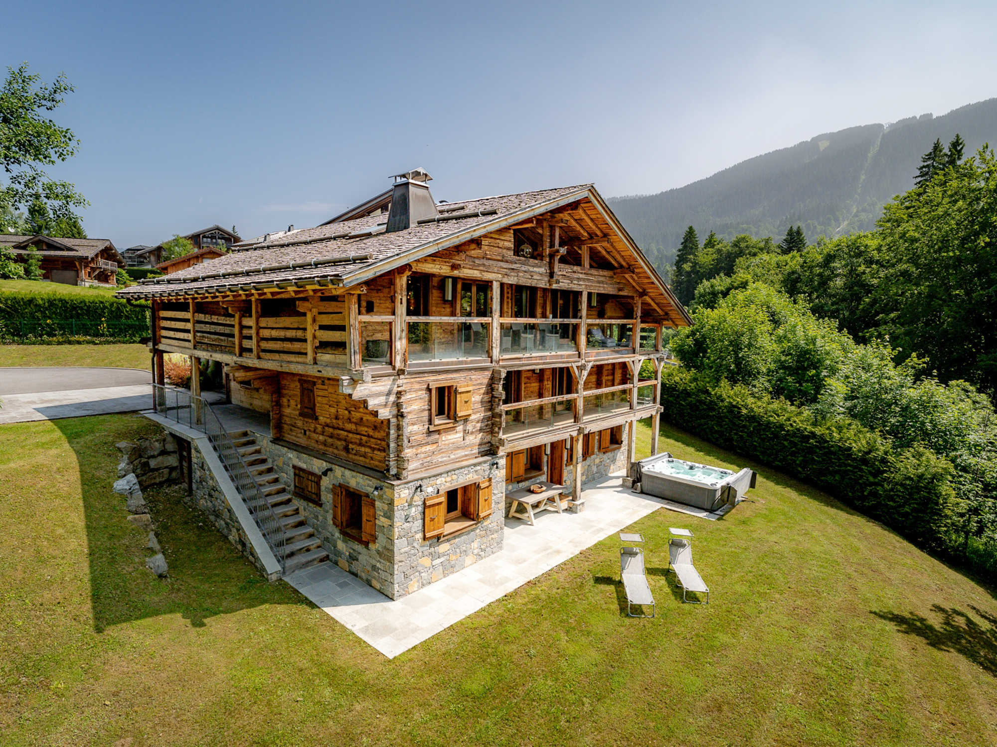 French property for sale in Arâches-la-Frasse, Haute-Savoie - €2,250,000 - photo 