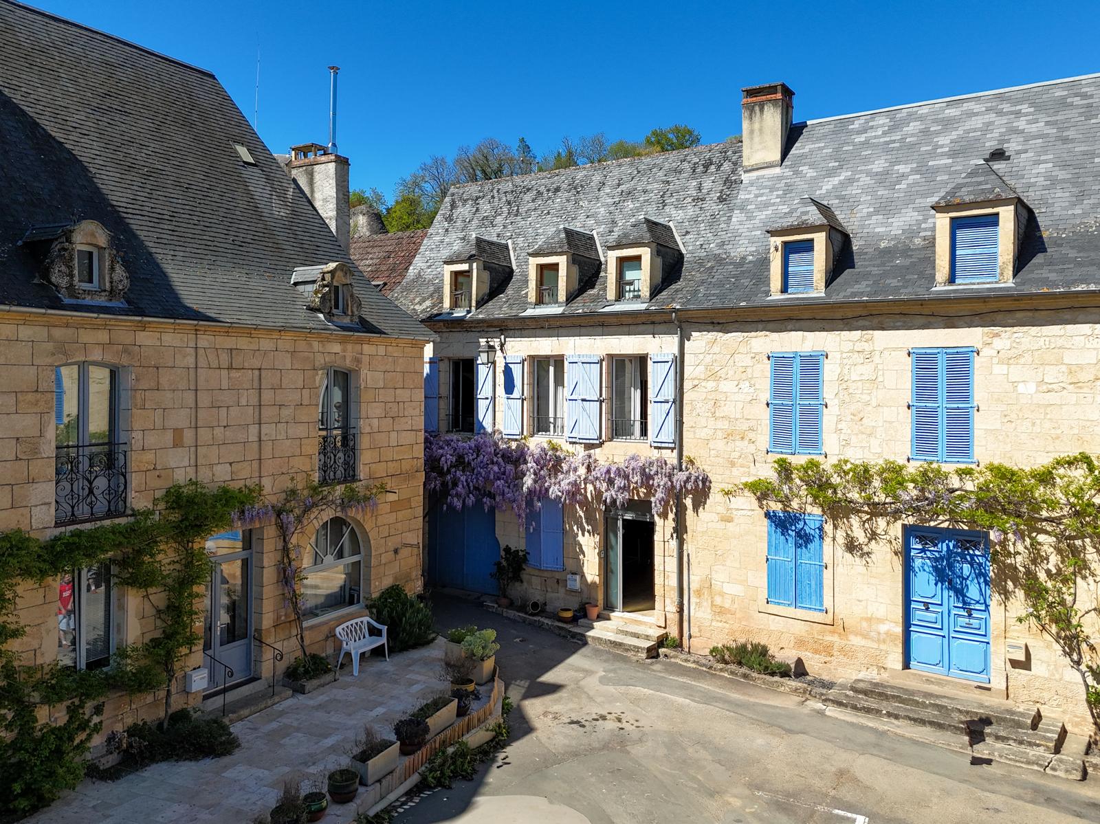 Elegant and characterful property with exposed stone in Montignac-Lascaux, Périgord Noir à Montignac-Lascaux