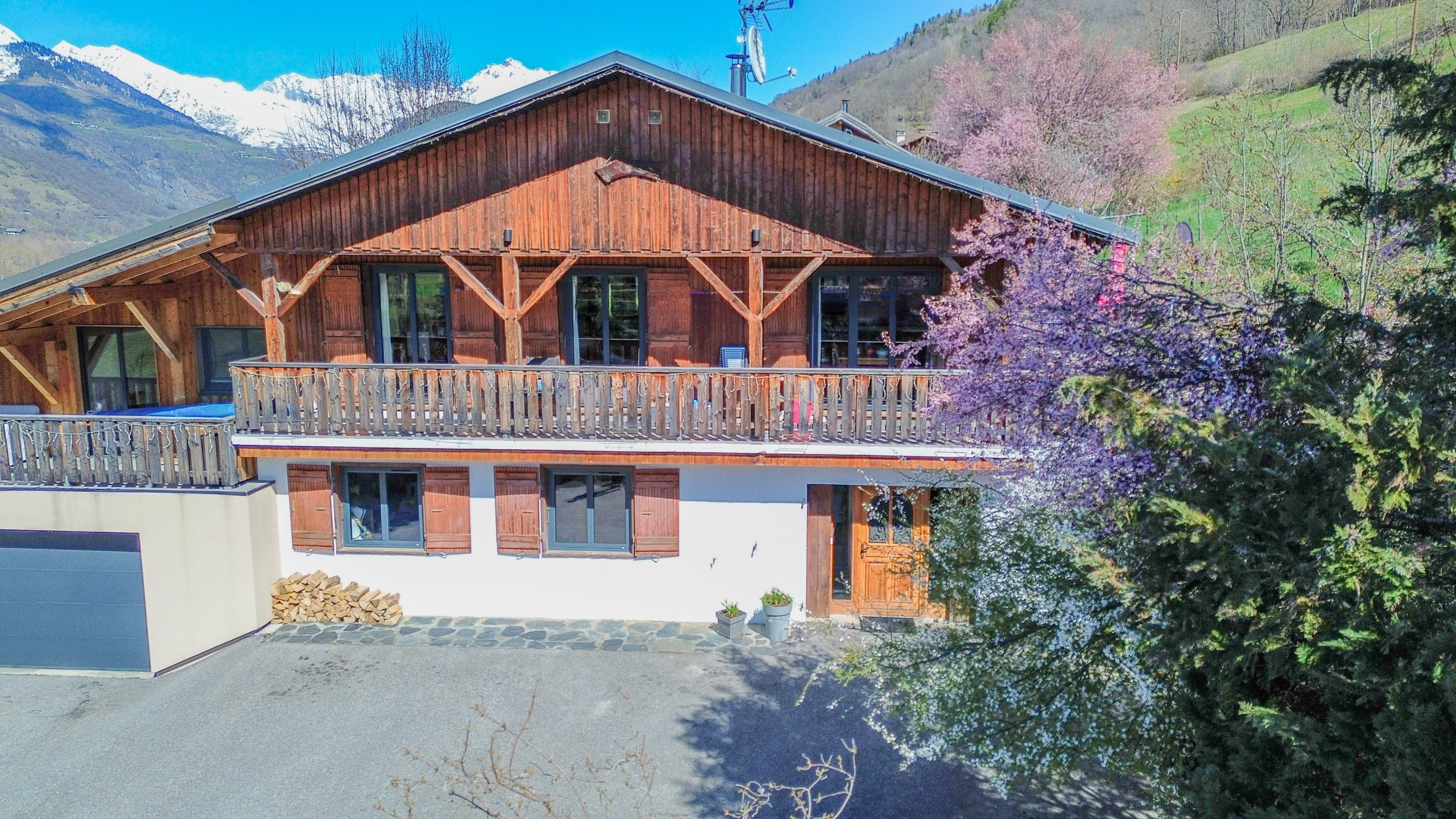 French property for sale in Bourg-Saint-Maurice, Savoie - €975,000 - photo 