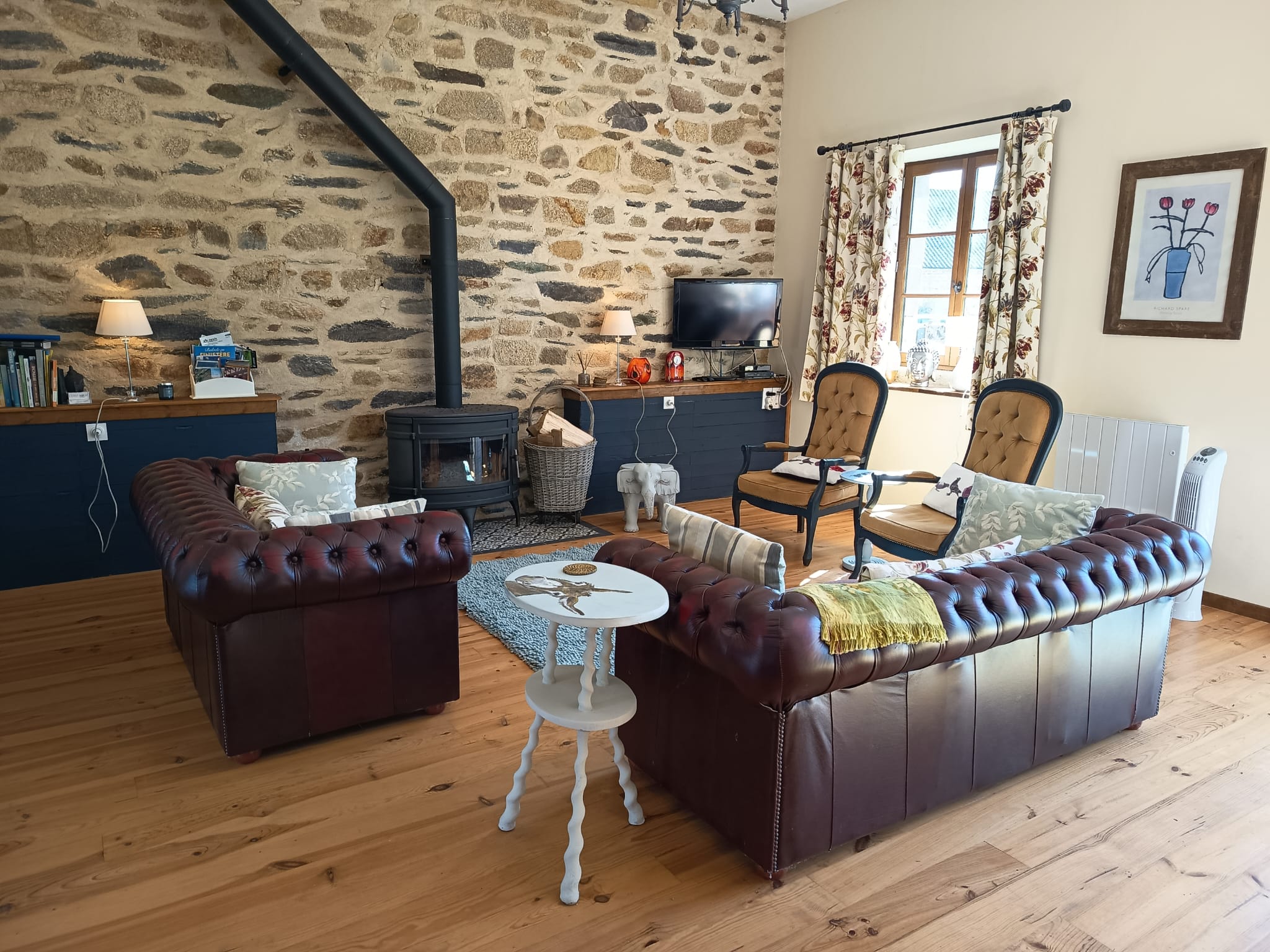 Propriété en France à vendre à Cast, Finistère - €965 000 - photo 