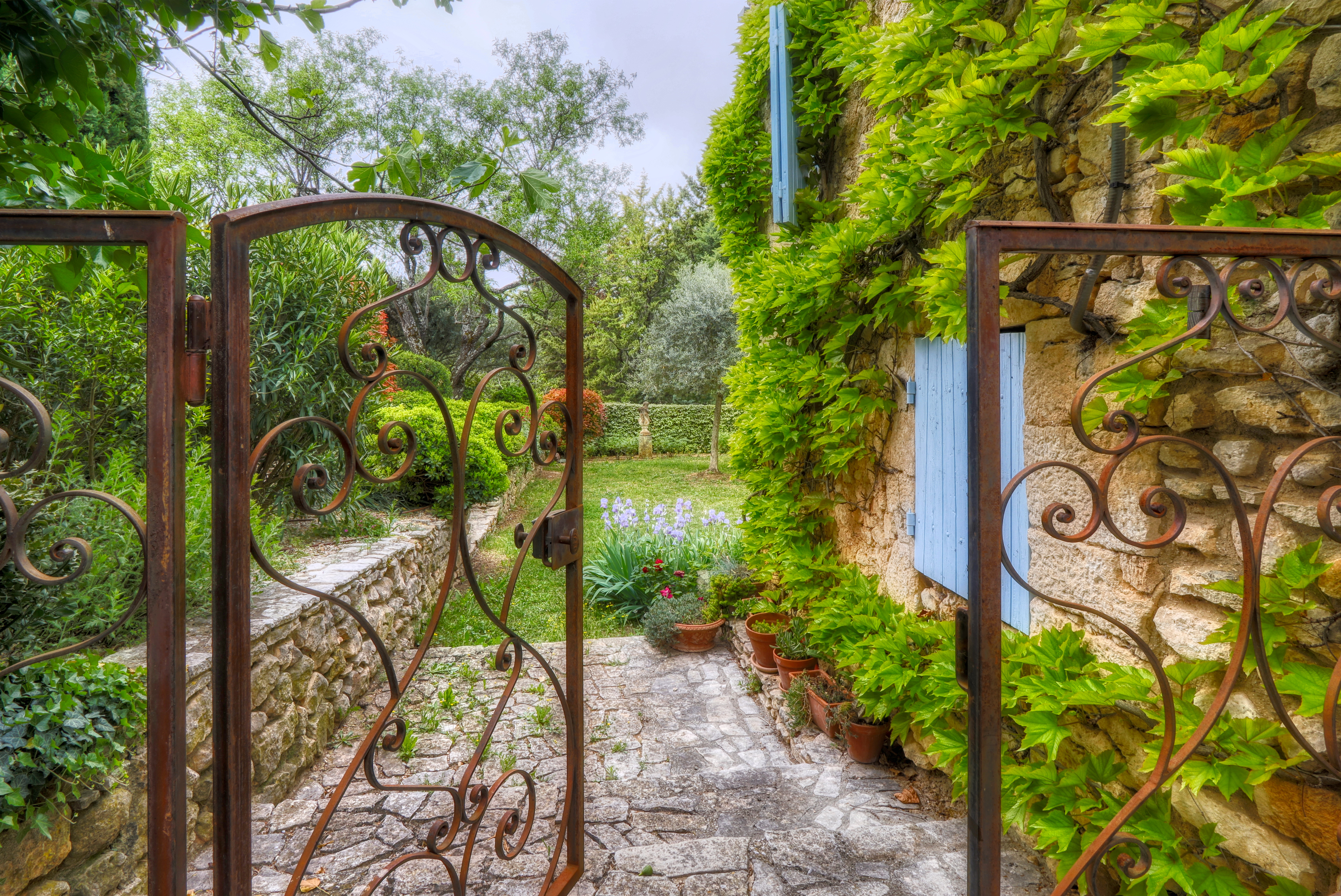 French property for sale in Villars, Vaucluse - €680,000 - photo 