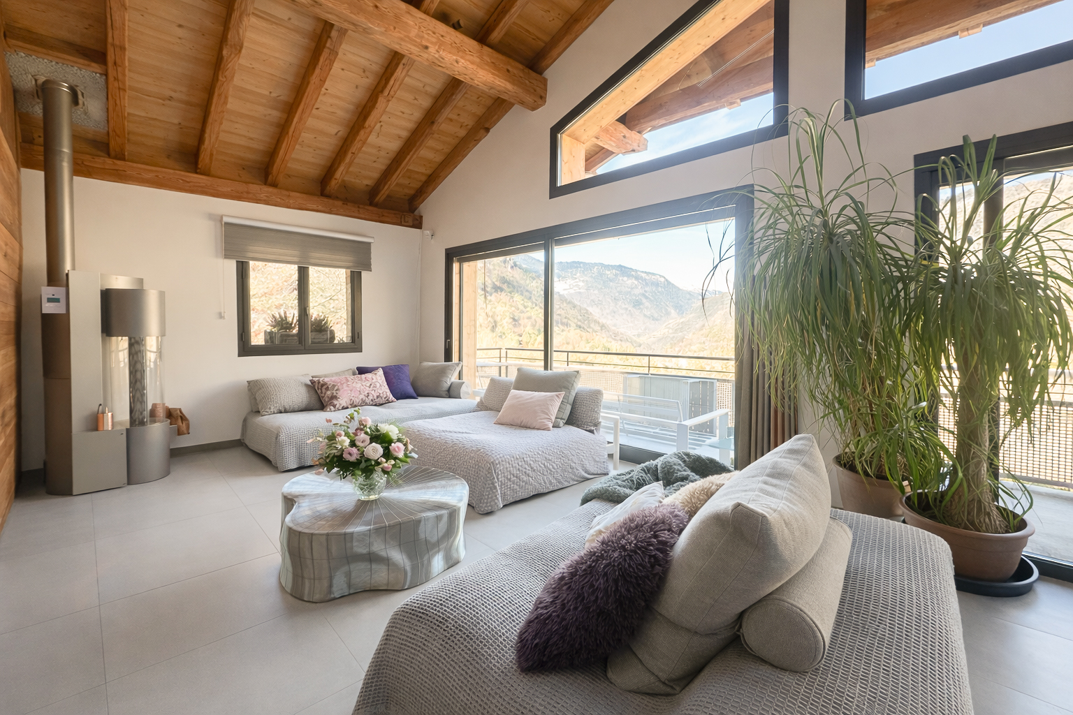 French property for sale in Courchevel, Savoie - €1,450,000 - photo 