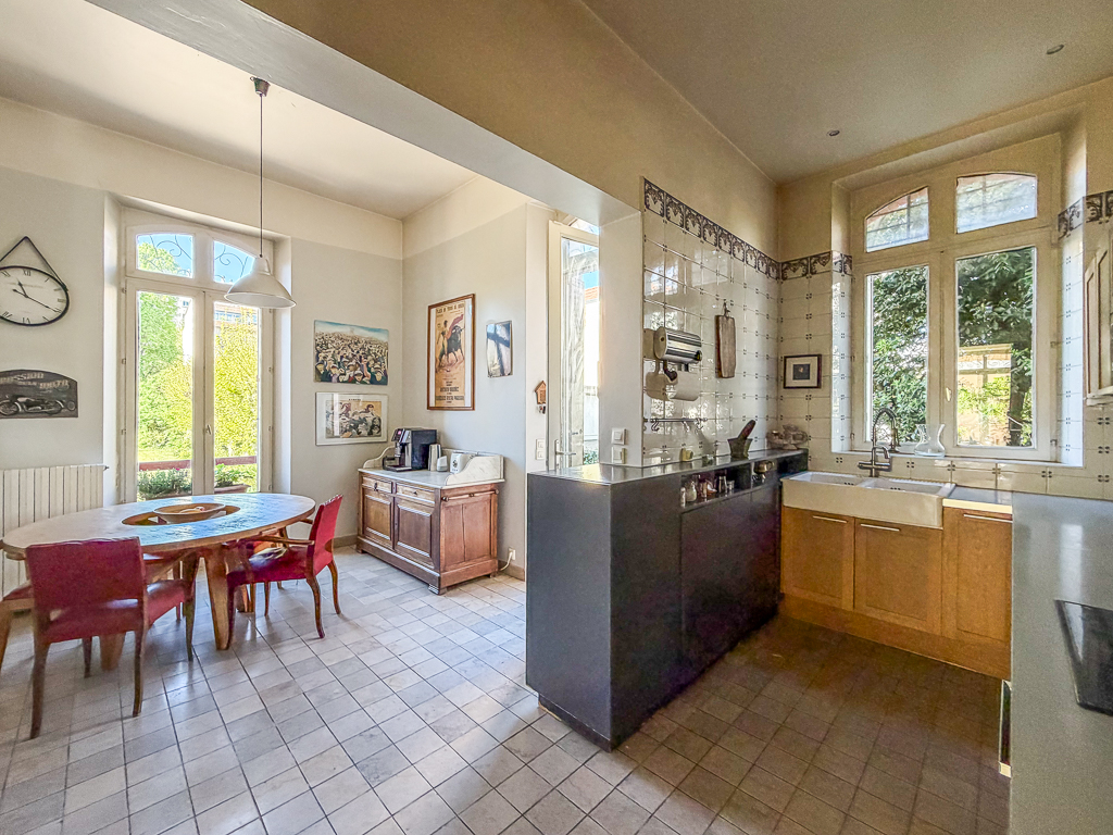 Propriété en France à vendre à Joinville-le-Pont, Val-de-Marne - €2 300 000 - photo 