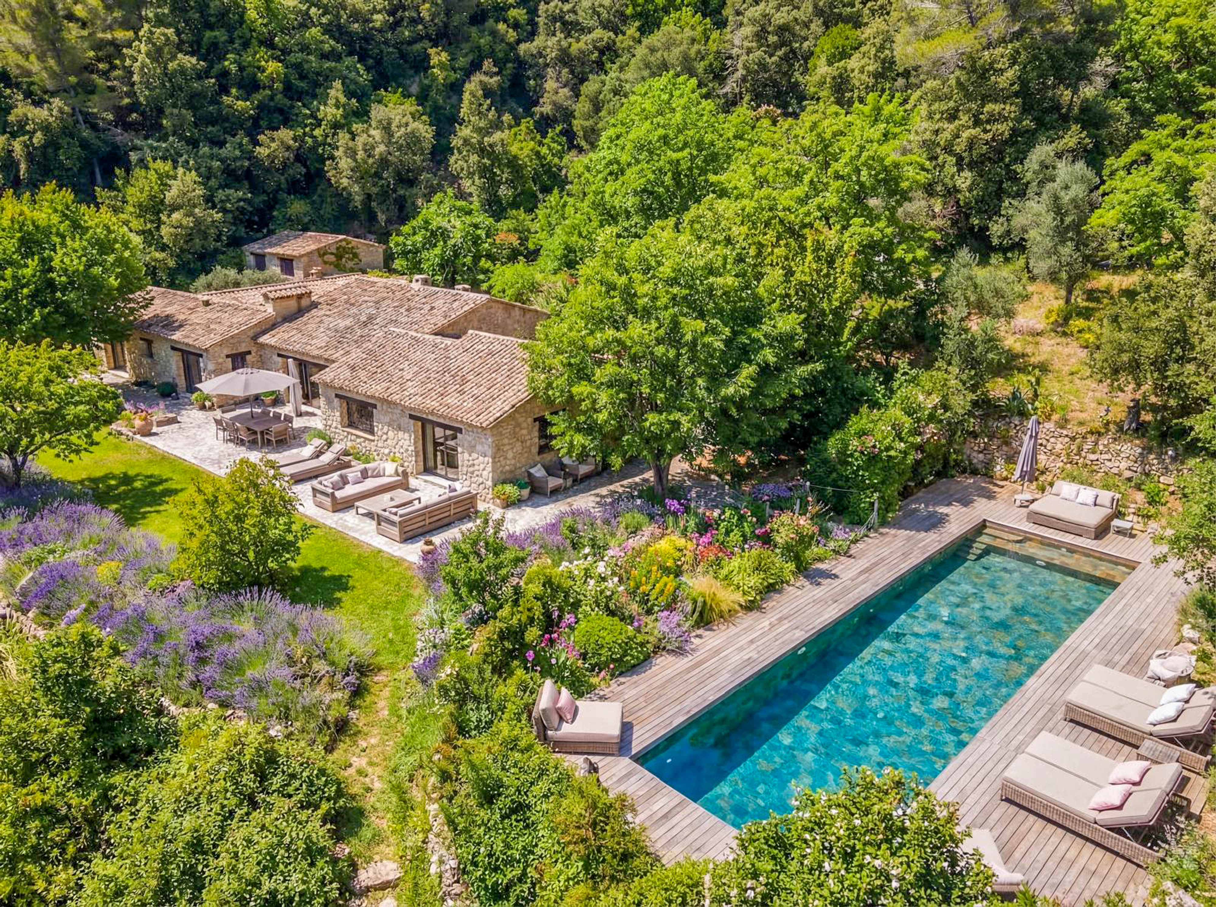 French property for sale in Le Tignet, Alpes-Maritimes - €1,990,000 - photo 