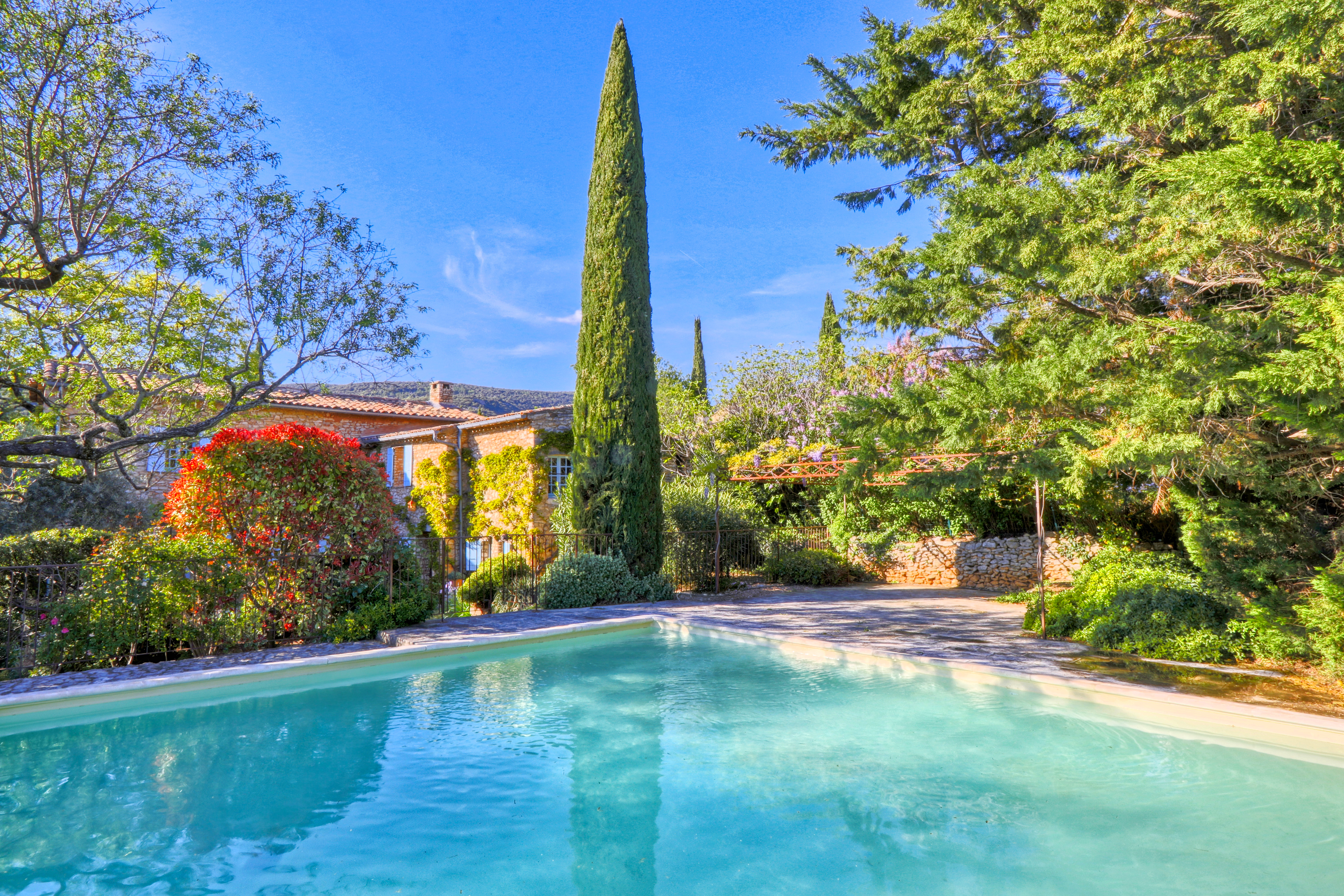 French property for sale in Villars, Vaucluse - €680,000 - photo 