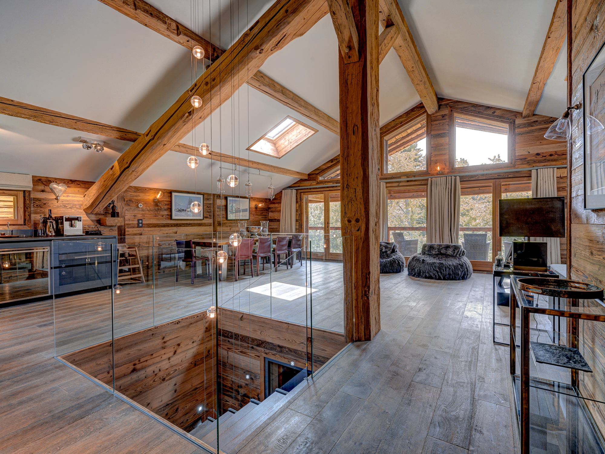 French property for sale in Arâches-la-Frasse, Haute-Savoie - €2,250,000 - photo 