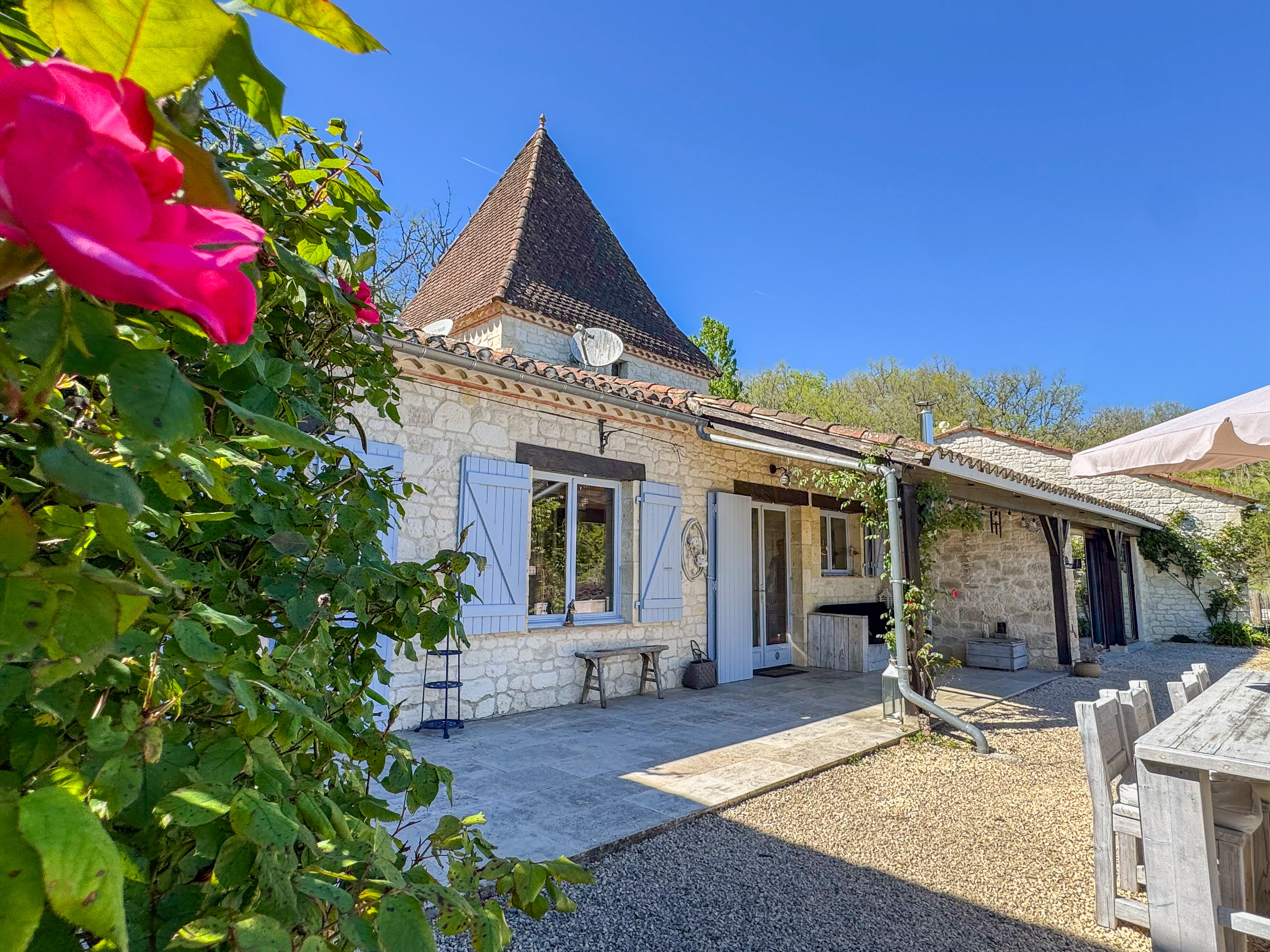 Propriété en France à vendre à Lendou-en-Quercy, Lot - €689 000 - photo 