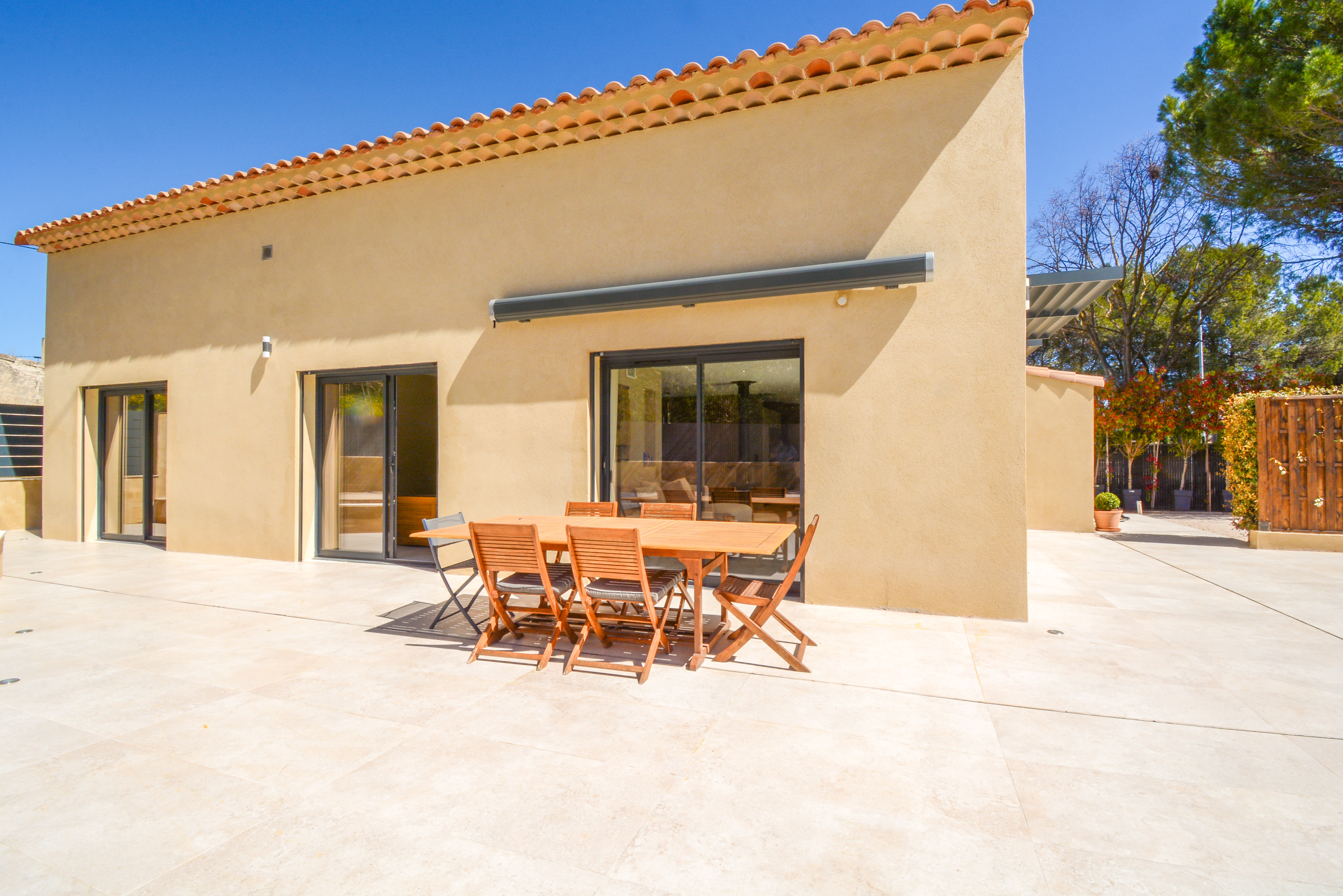 French property for sale in Aix-en-Provence, Bouches-du-Rhône - €1,150,000 - photo 