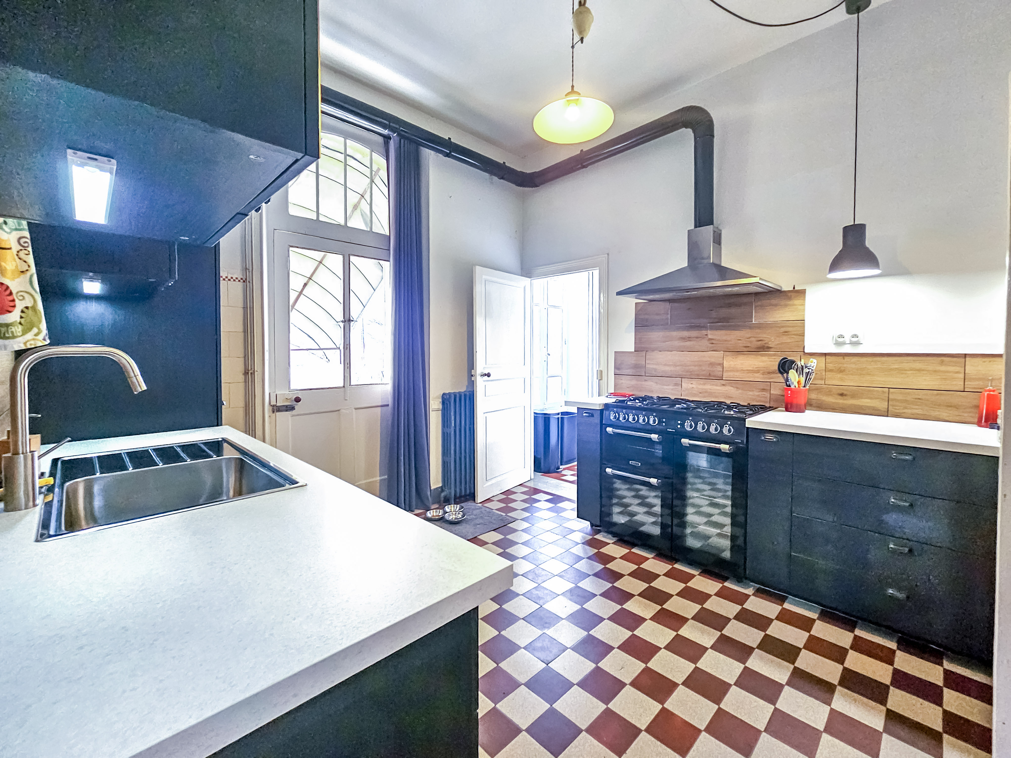 French property for sale in Cosne-d'Allier, Allier - €424,000 - photo 
