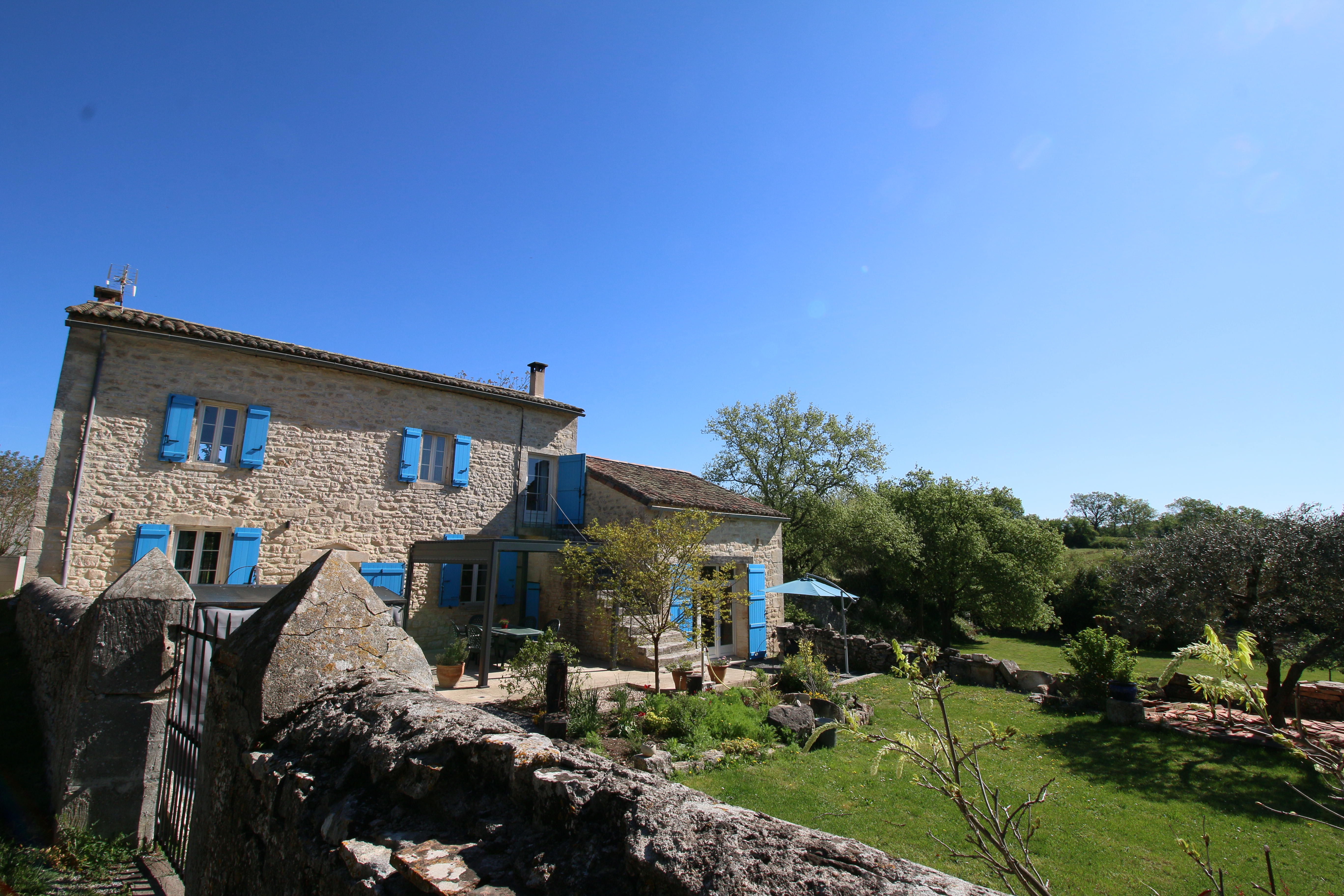 Propriété en France à vendre à Barjac, Gard - €635 000 - photo 