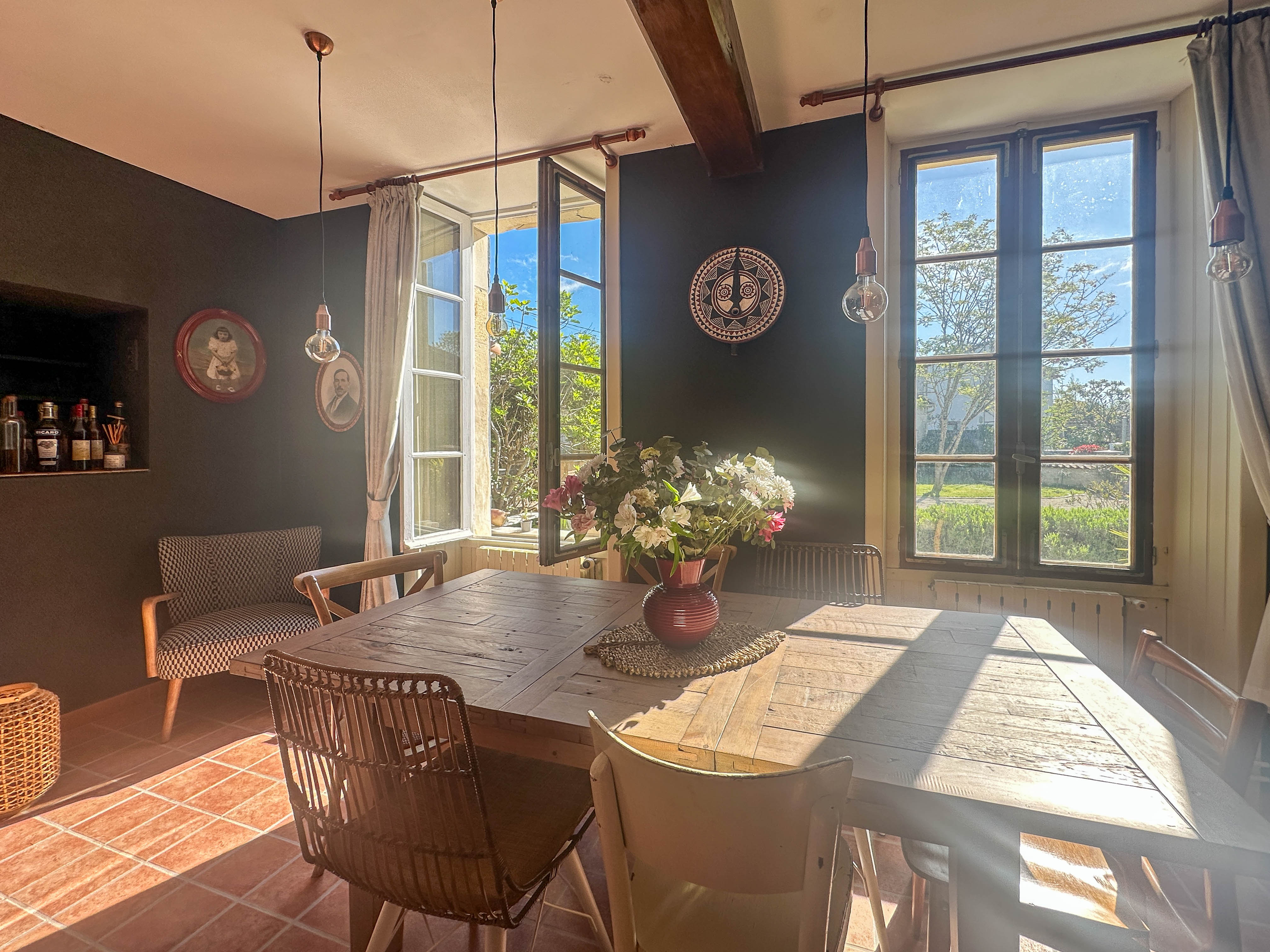 Propriété en France à vendre à Mons, Charente-Maritime - €595 000 - photo 