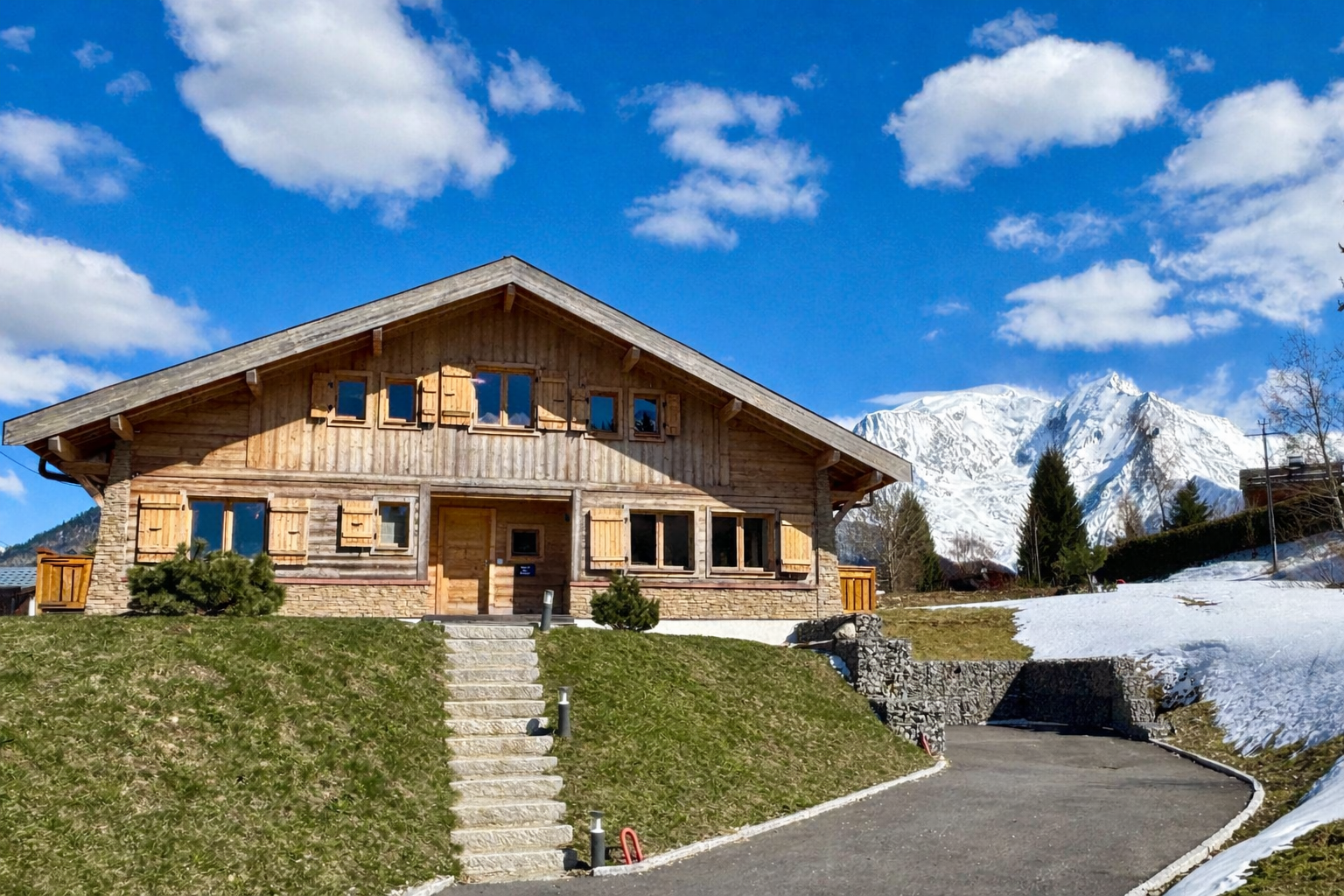 French property for sale in Saint-Gervais-les-Bains, Haute-Savoie - €1,895,000 - photo 