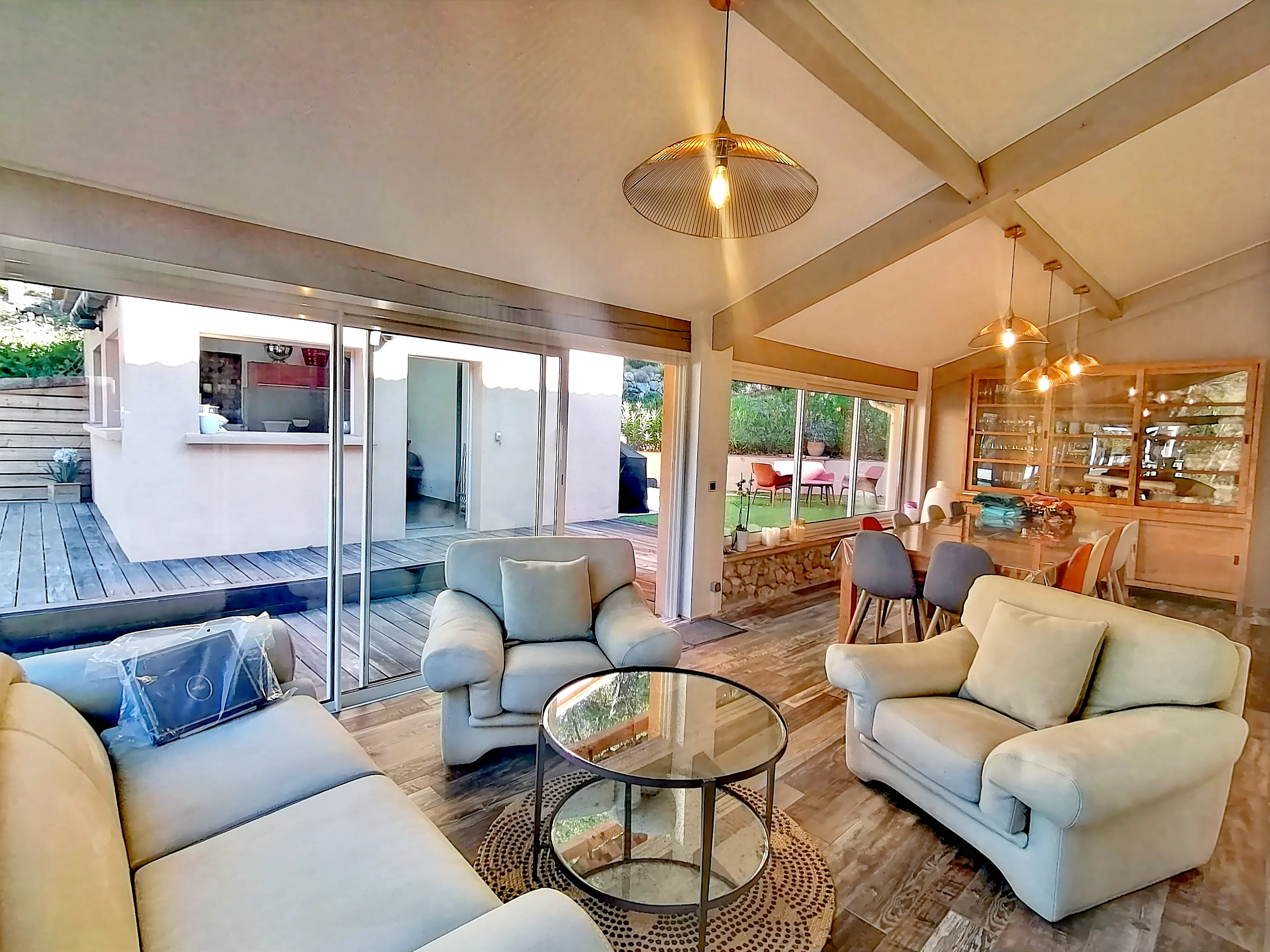 French property for sale in Auriol, Bouches-du-Rhône - €1,590,000 - photo 