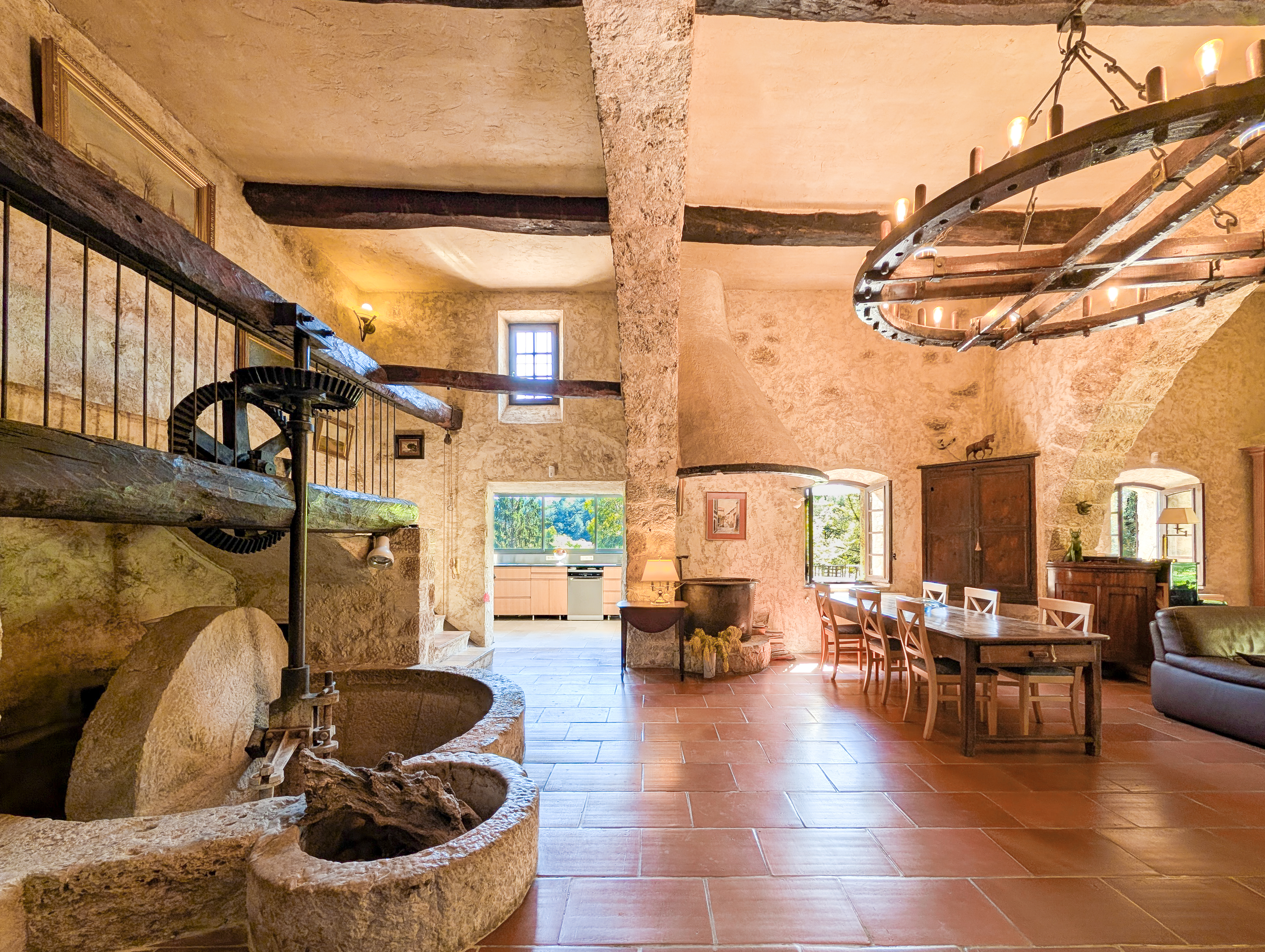 French property for sale in Carros, Alpes-Maritimes - €945,000 - photo 