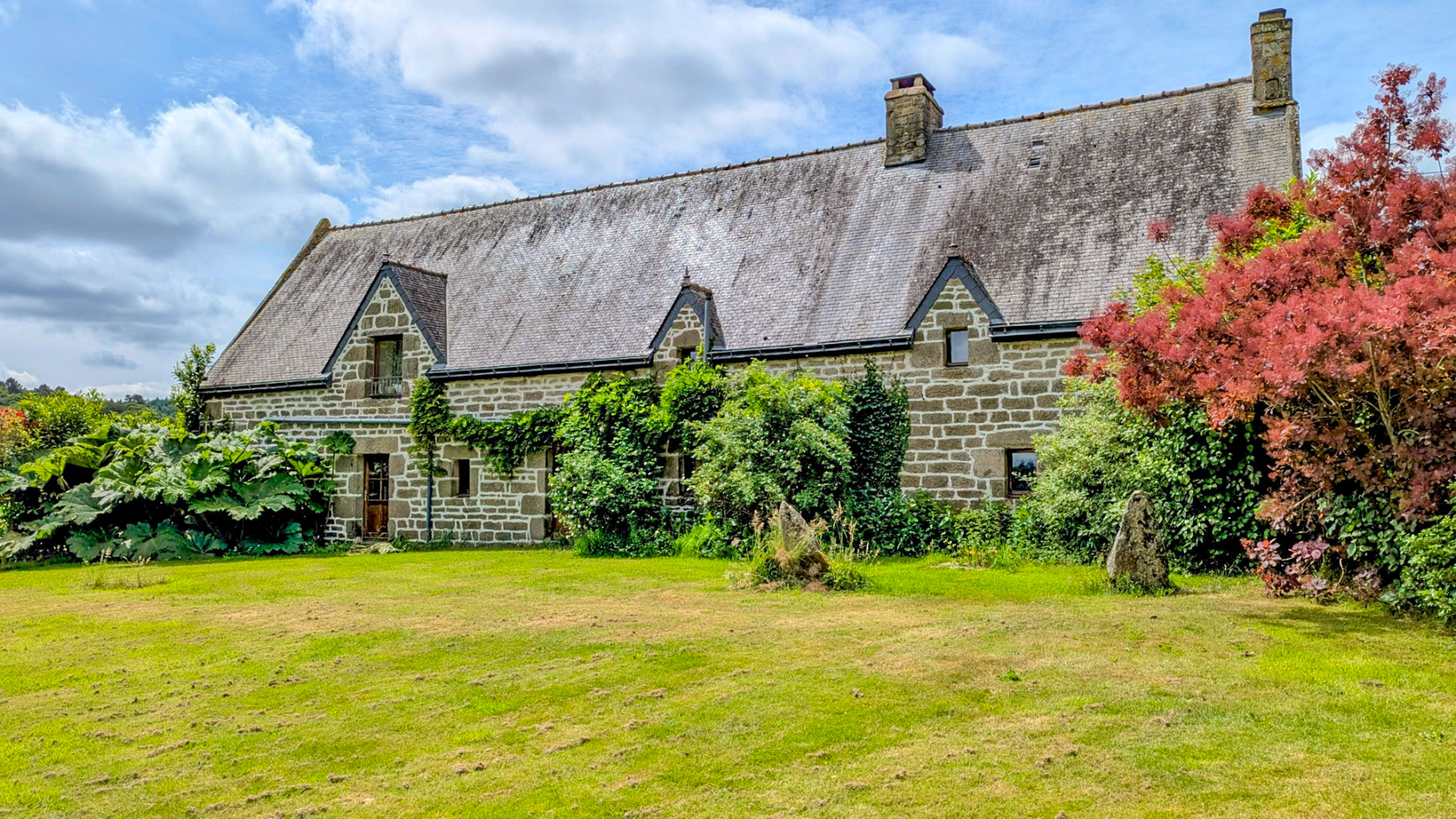 French property for sale in Lignol, Morbihan - €846,940 - photo 