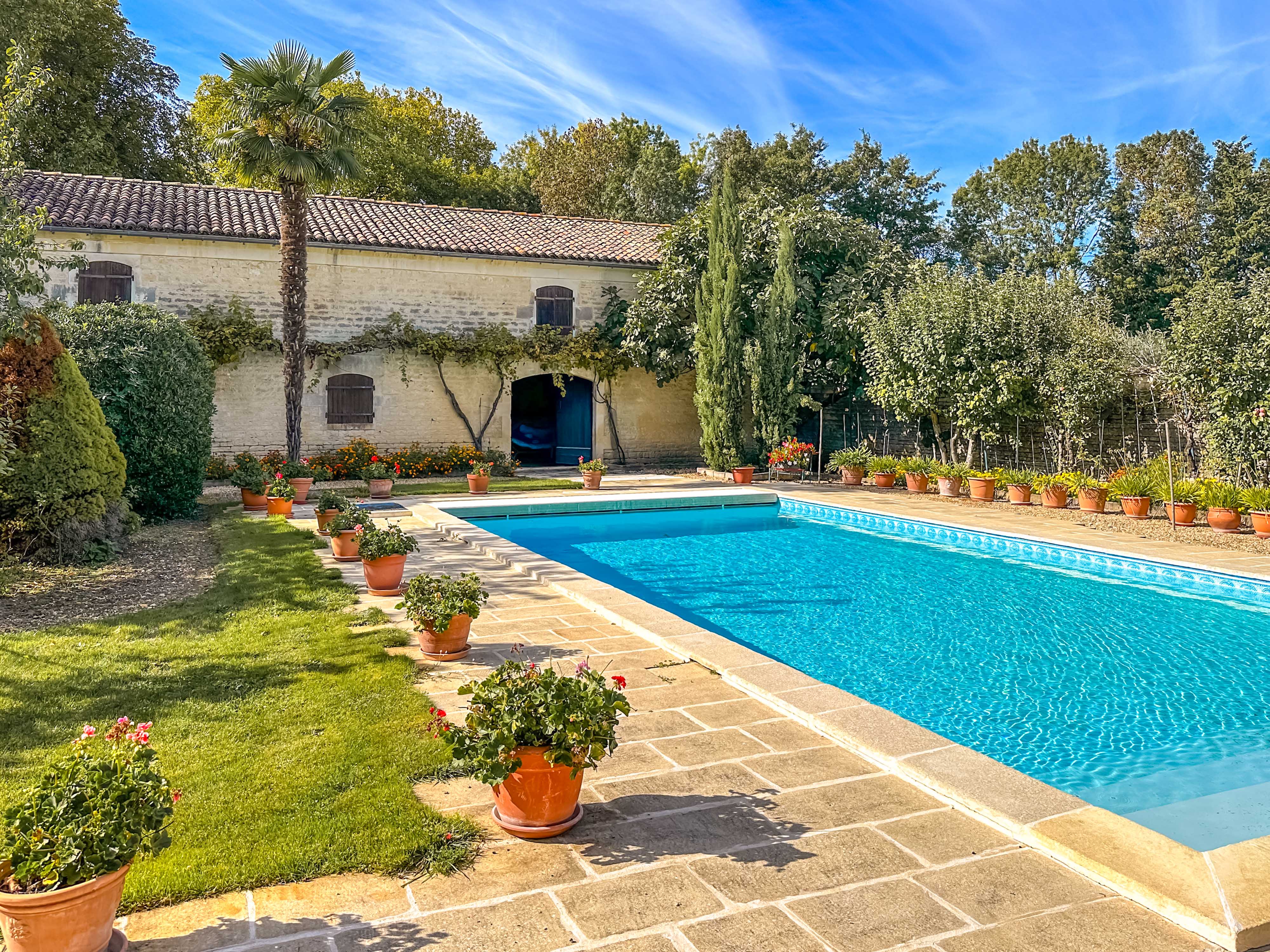 French property for sale in Bazauges, Charente-Maritime - €495,000 - photo 