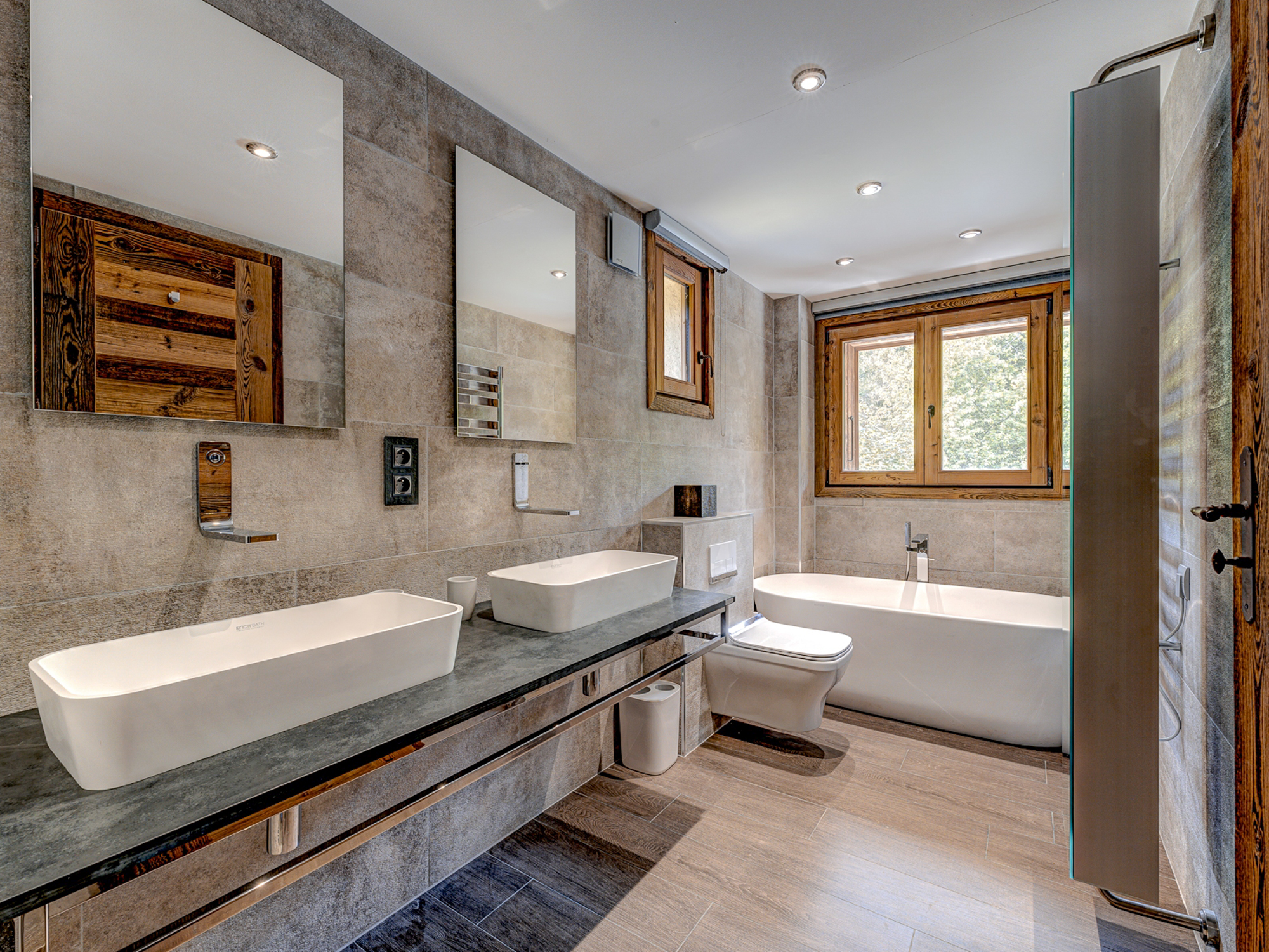 French property for sale in Arâches-la-Frasse, Haute-Savoie - €2,250,000 - photo 