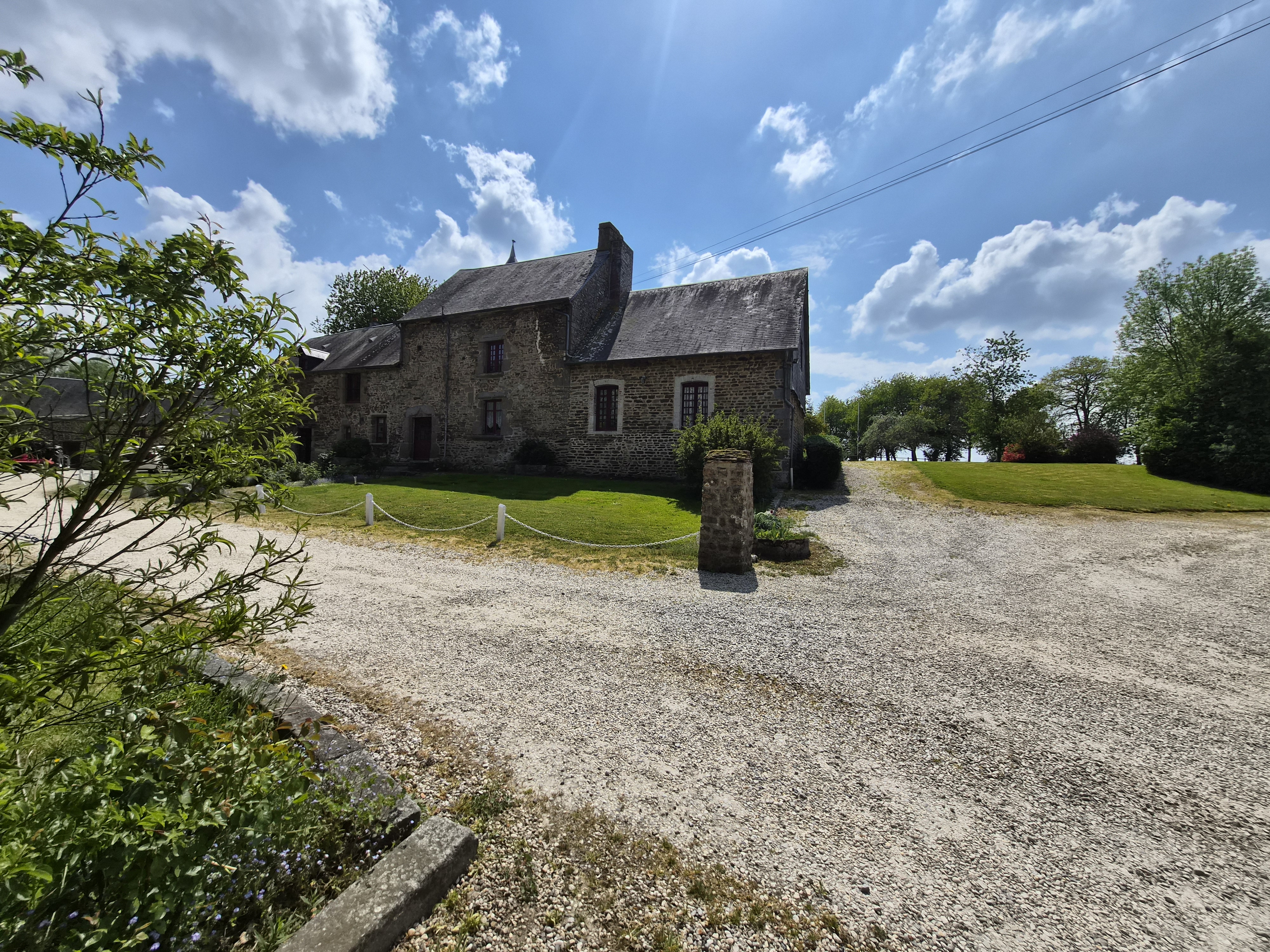 Propriété en France à vendre à Saint-Bômer-les-Forges, Orne - €1 484 000 - photo 