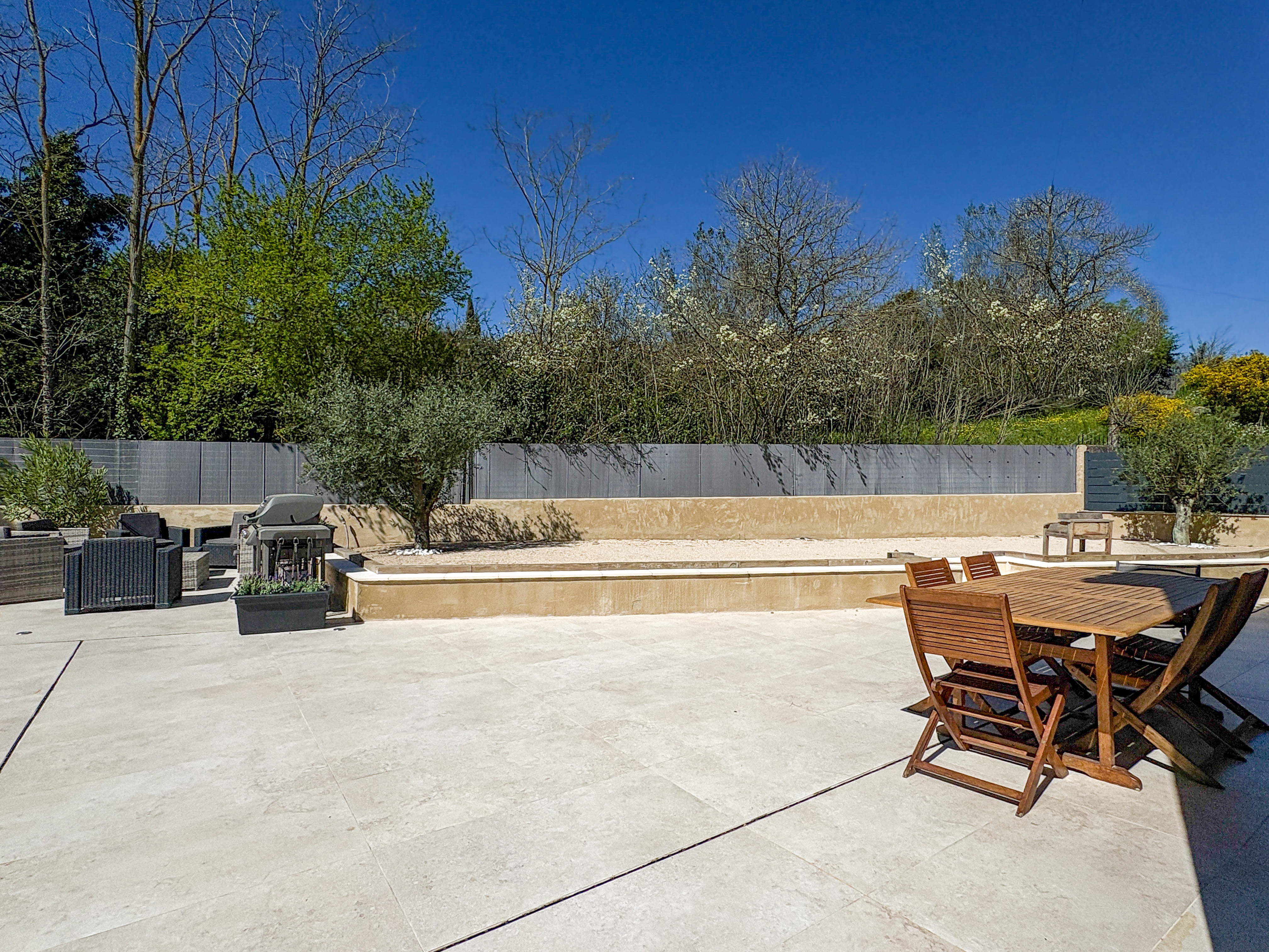 French property for sale in Aix-en-Provence, Bouches-du-Rhône - €1,150,000 - photo 