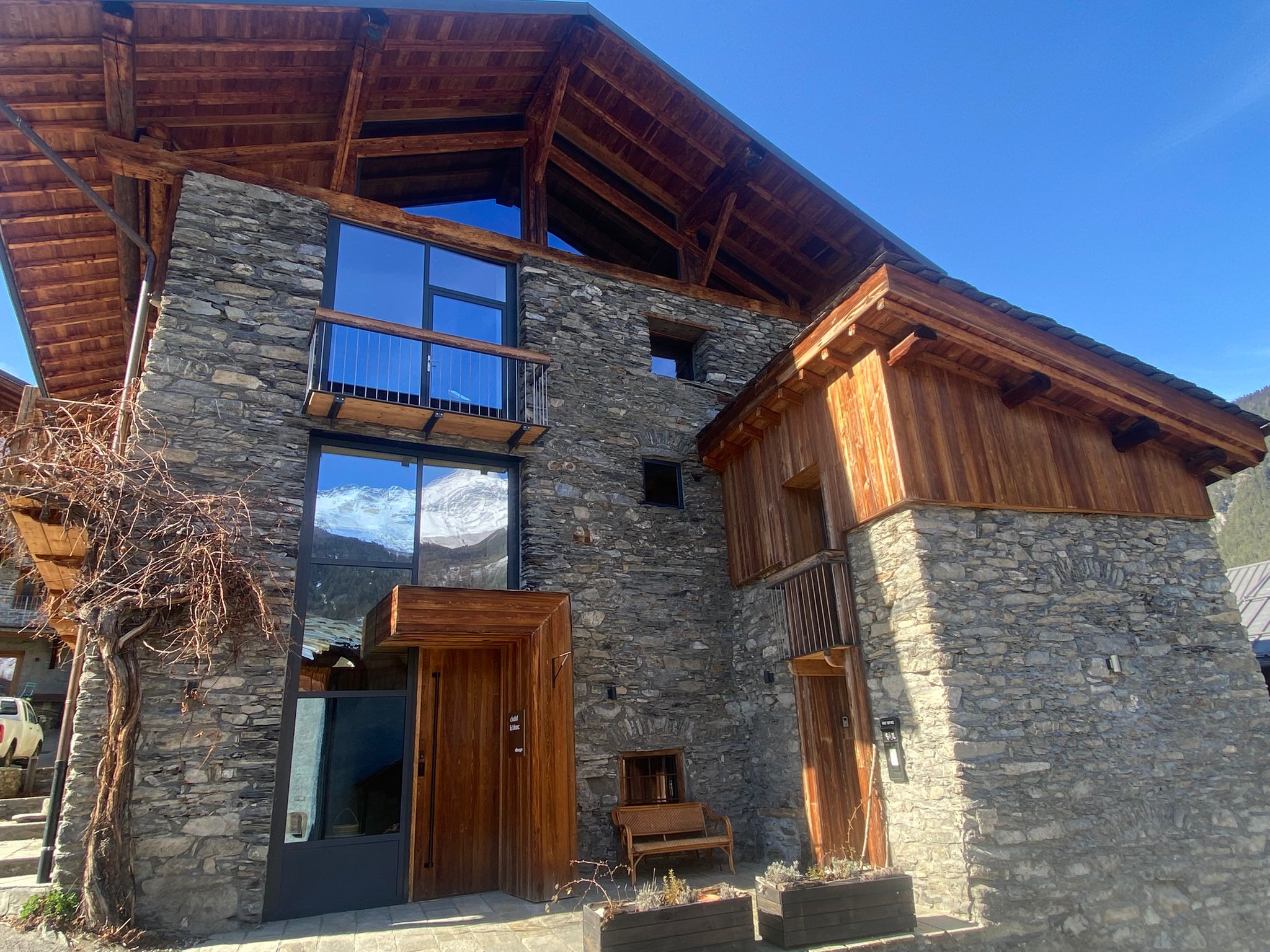 French property for sale in Villaroger, Savoie - €1,700,000 - photo 
