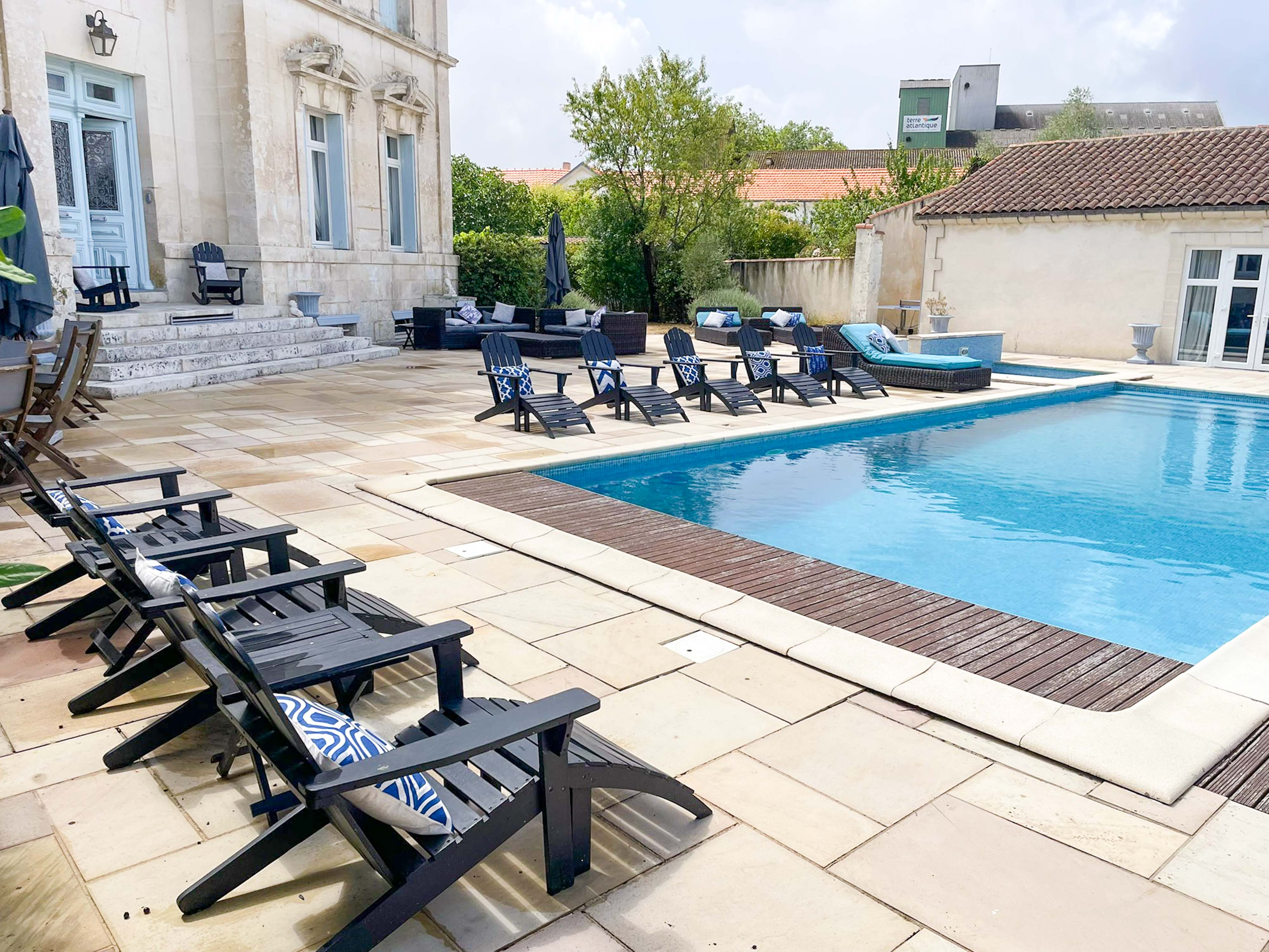 Propriété en France à vendre à Aulnay, Charente-Maritime - €1 042 011 - photo 