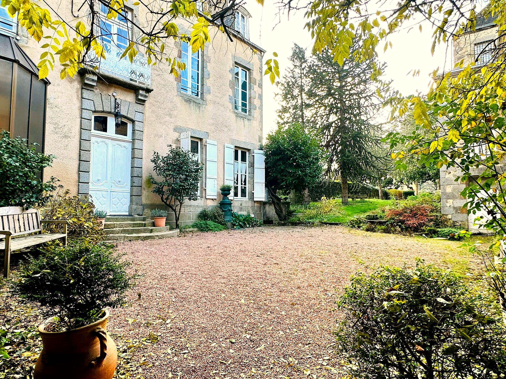 French property for sale in Mayenne, Mayenne - €675,000 - photo 