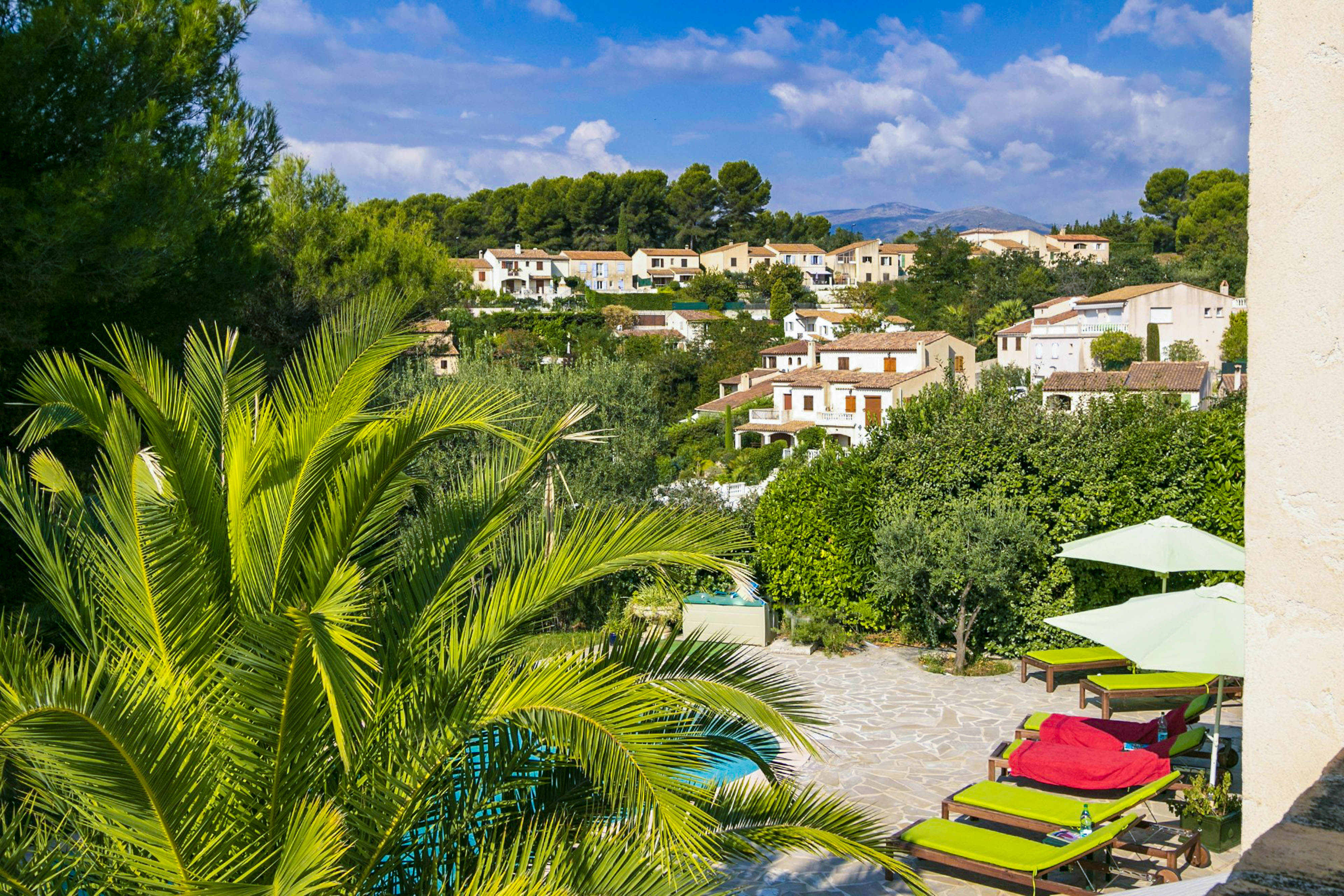 French property for sale in La Gaude, Alpes-Maritimes - €1,199,000 - photo 