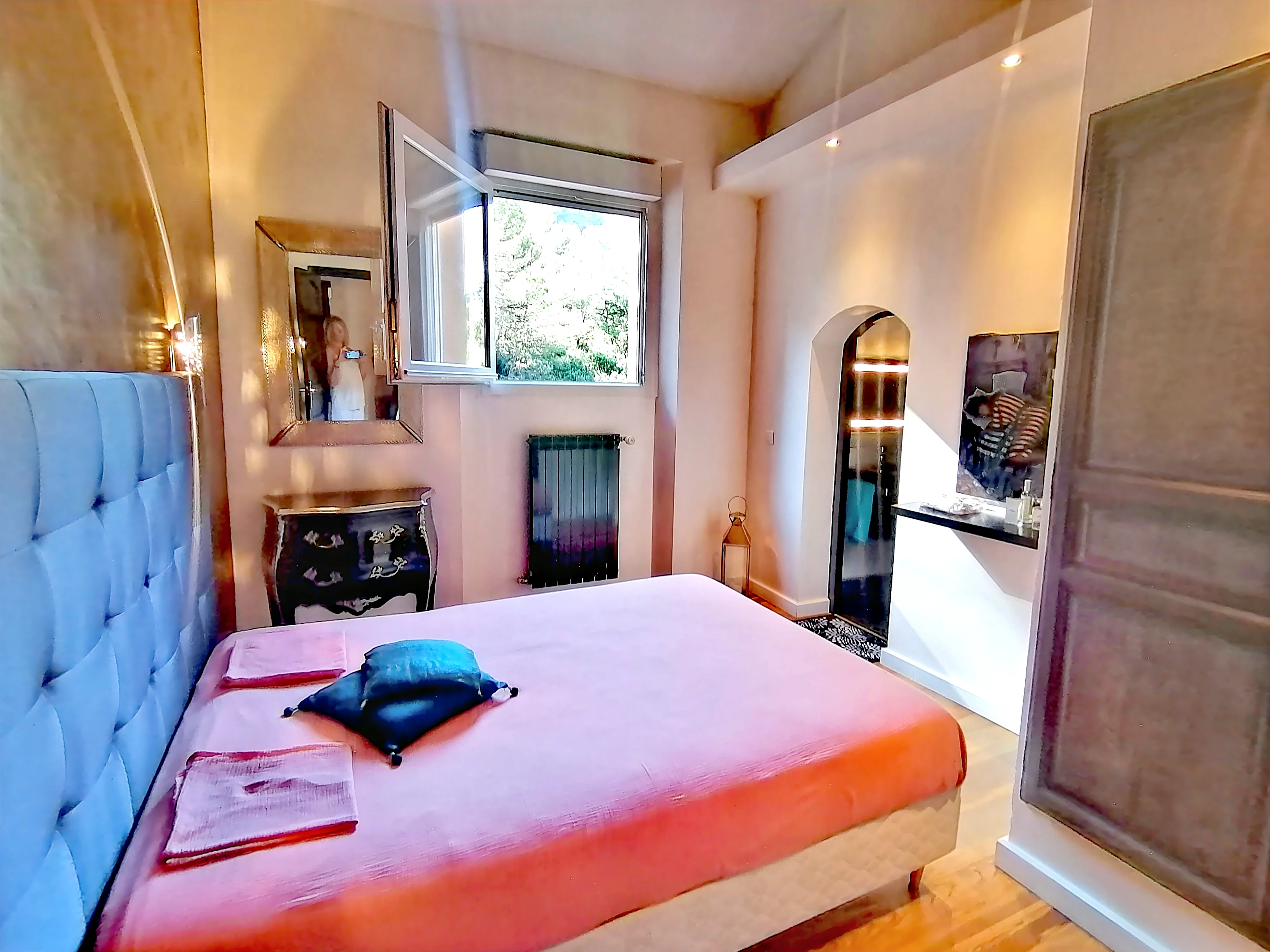French property for sale in Auriol, Bouches-du-Rhône - €1,590,000 - photo 