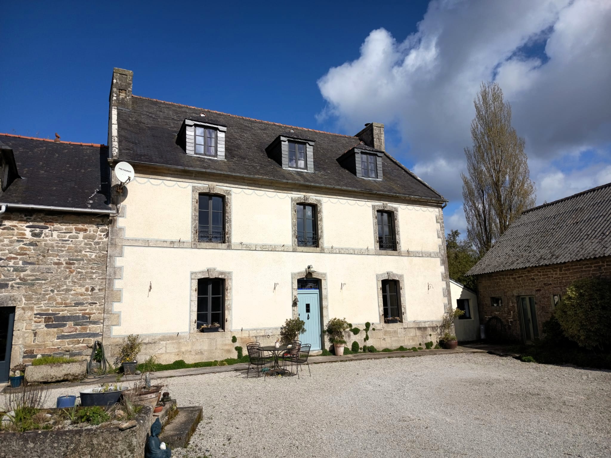 Propriété en France à vendre à Cast, Finistère - €965 000 - photo 