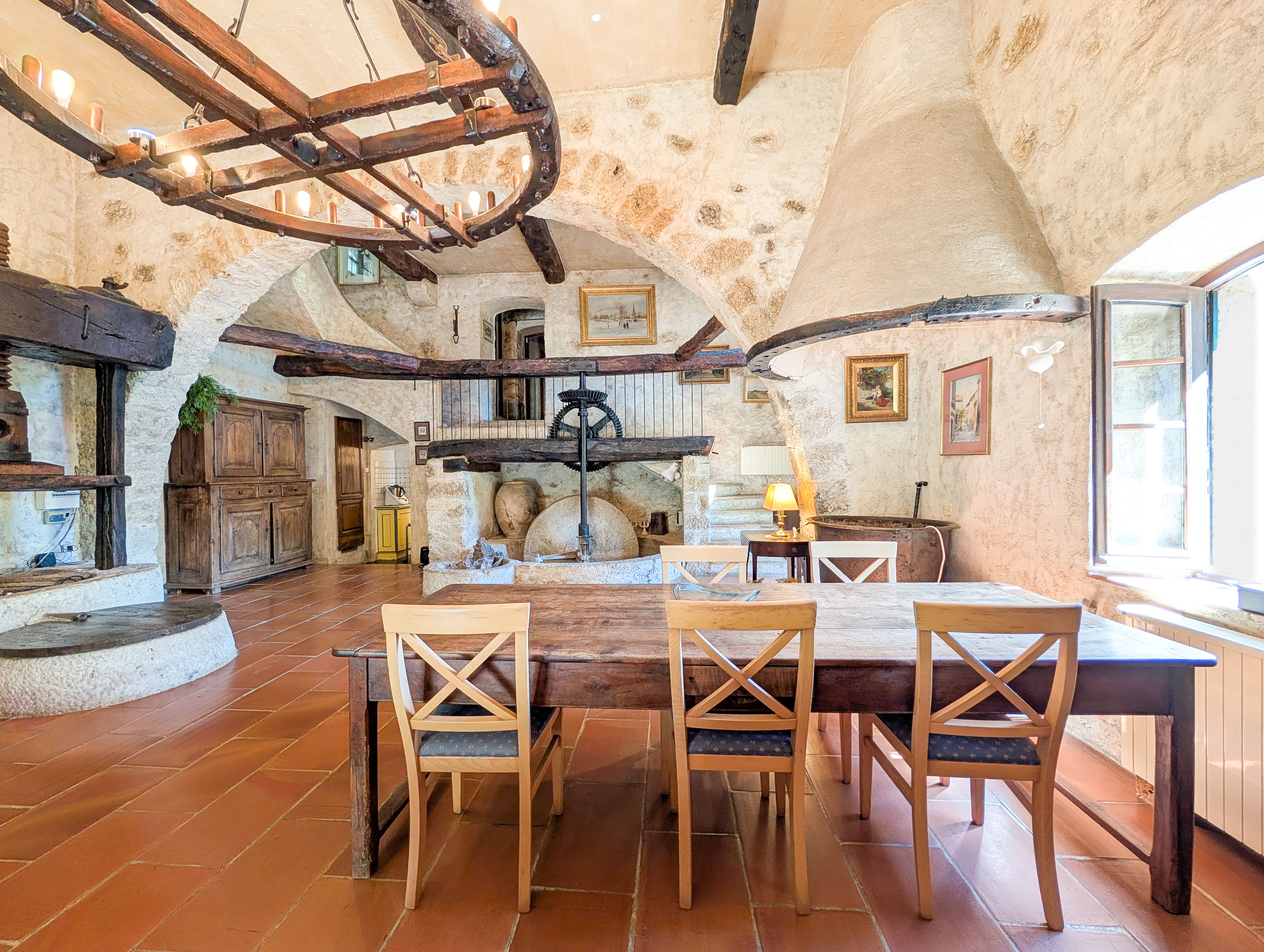 French property for sale in Carros, Alpes-Maritimes - €945,000 - photo 
