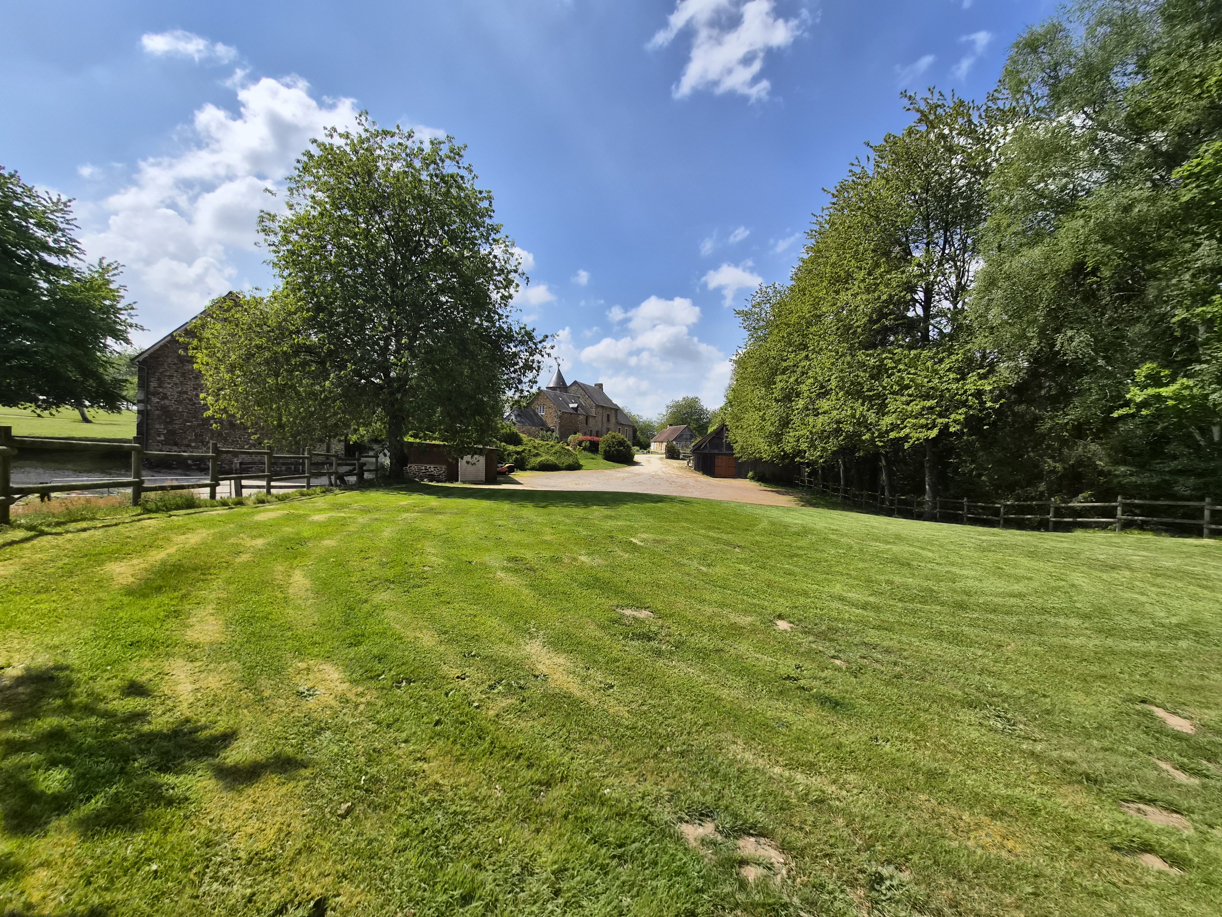 Propriété en France à vendre à Saint-Bômer-les-Forges, Orne - €1 484 000 - photo 