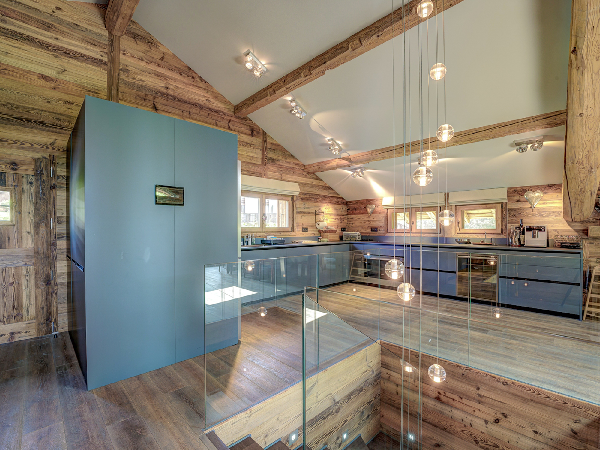French property for sale in Arâches-la-Frasse, Haute-Savoie - €2,250,000 - photo 