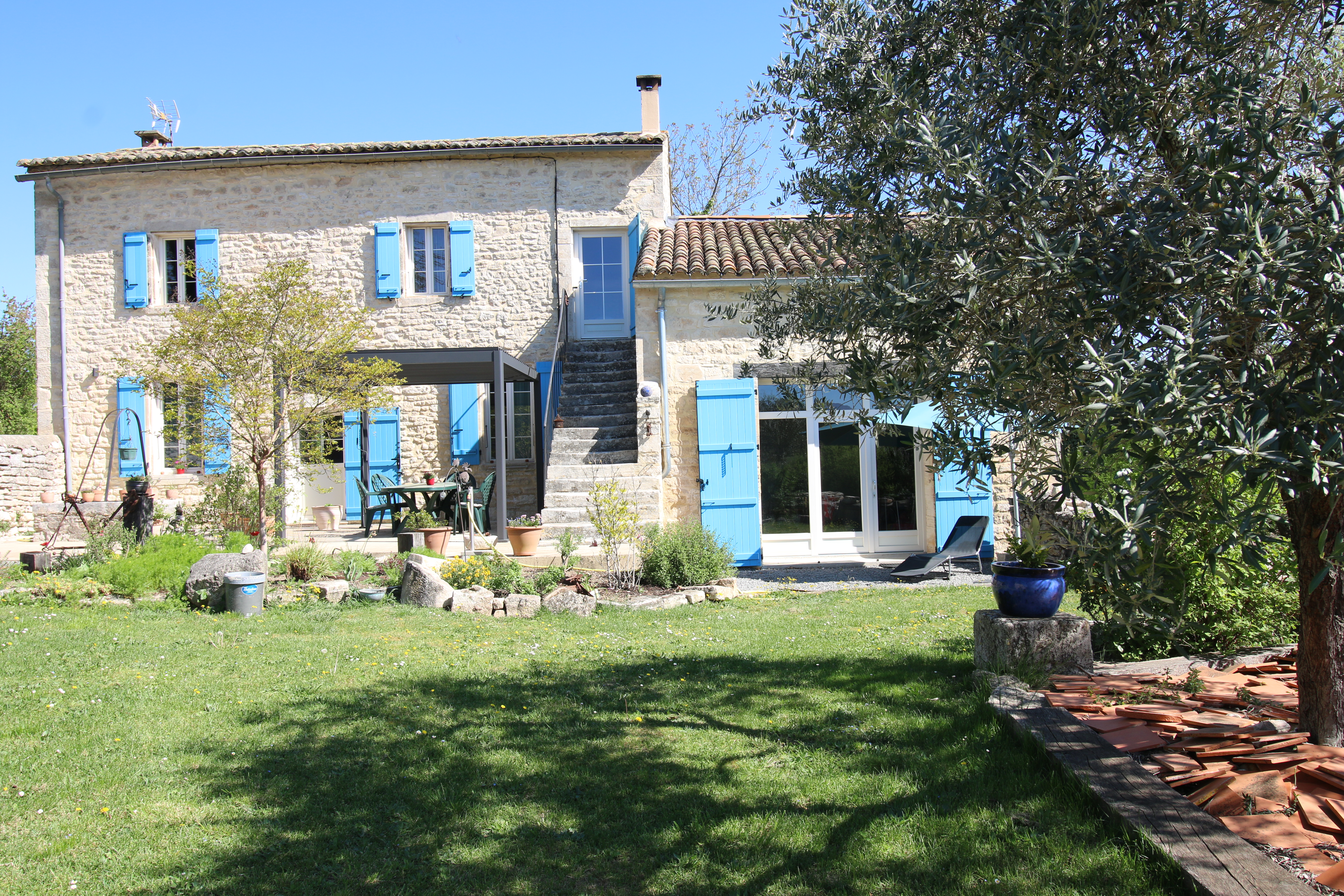 Propriété en France à vendre à Barjac, Gard - €635 000 - photo 
