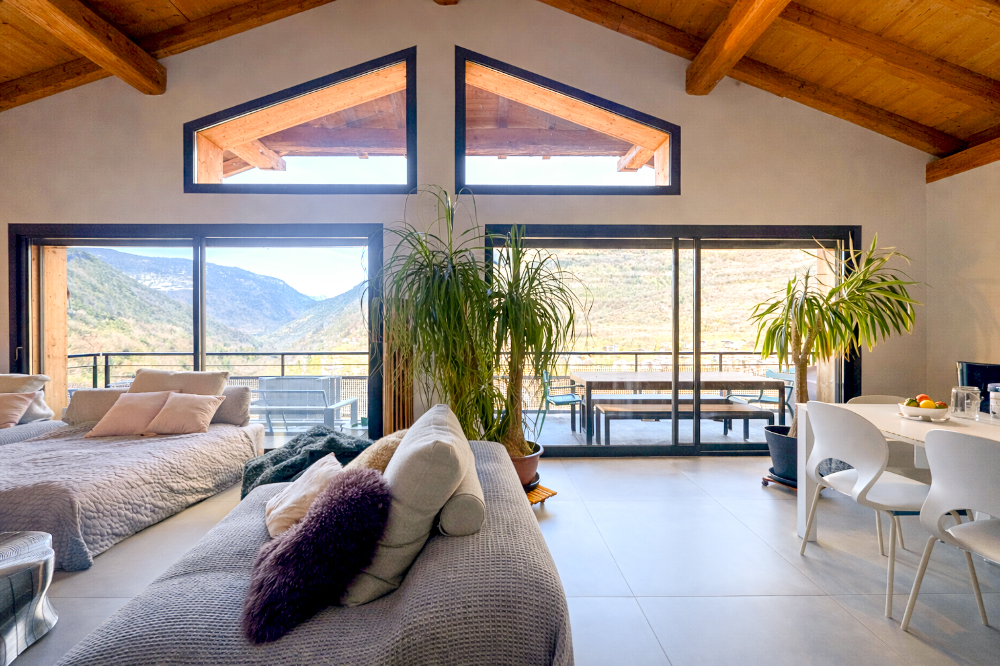 French property for sale in Courchevel, Savoie - €1,450,000 - photo 