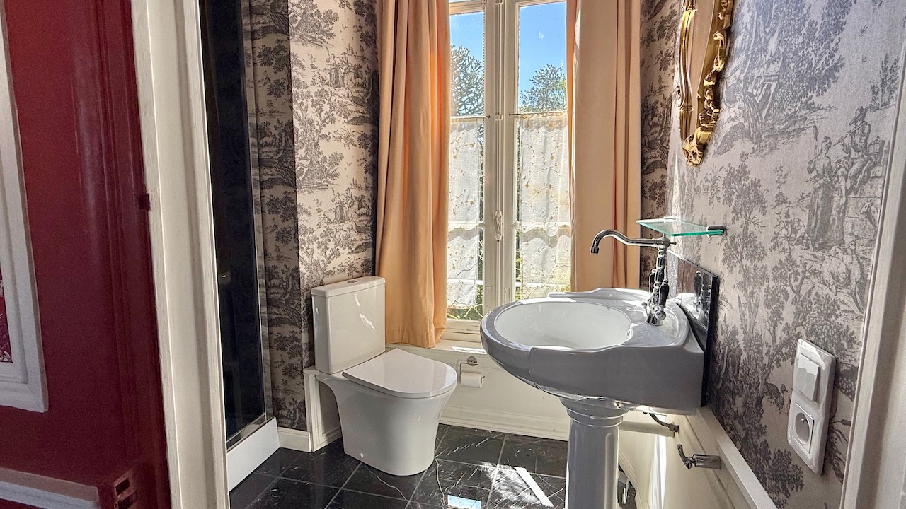 Propriété en France à vendre à Mayenne, Mayenne - €648 900 - photo 