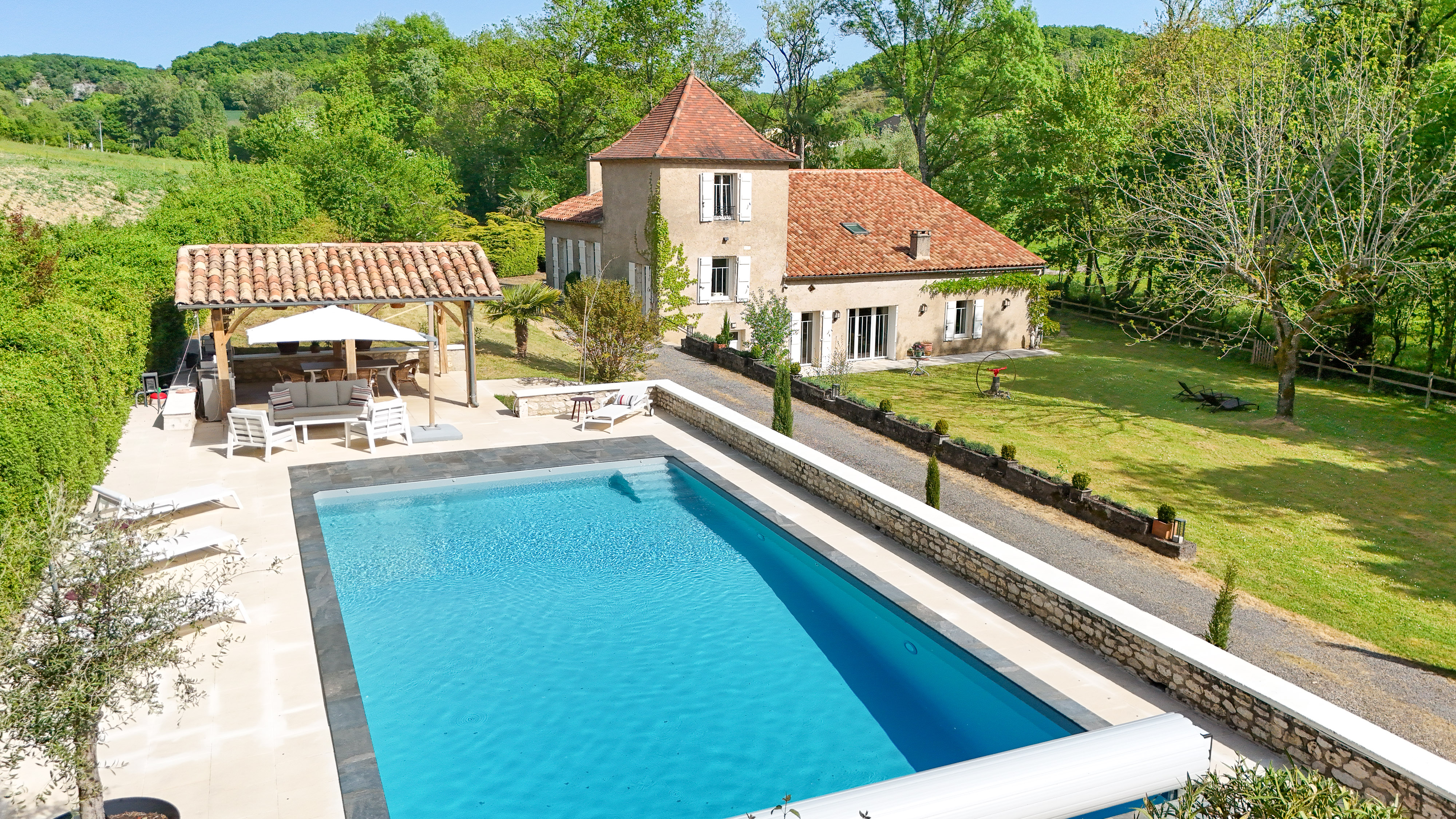 Propriété en France à vendre à Montcuq-en-Quercy-Blanc, Lot - €558 000 - photo 