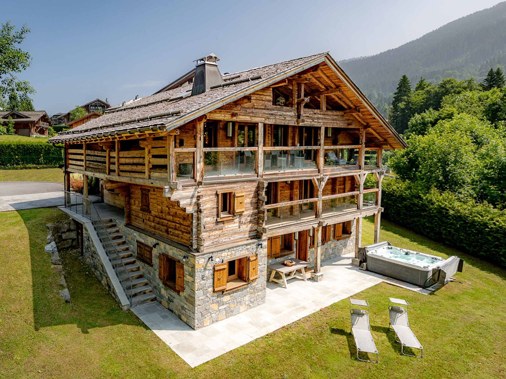 French property for sale in Arâches-la-Frasse, Haute-Savoie - €2,250,000 - photo 