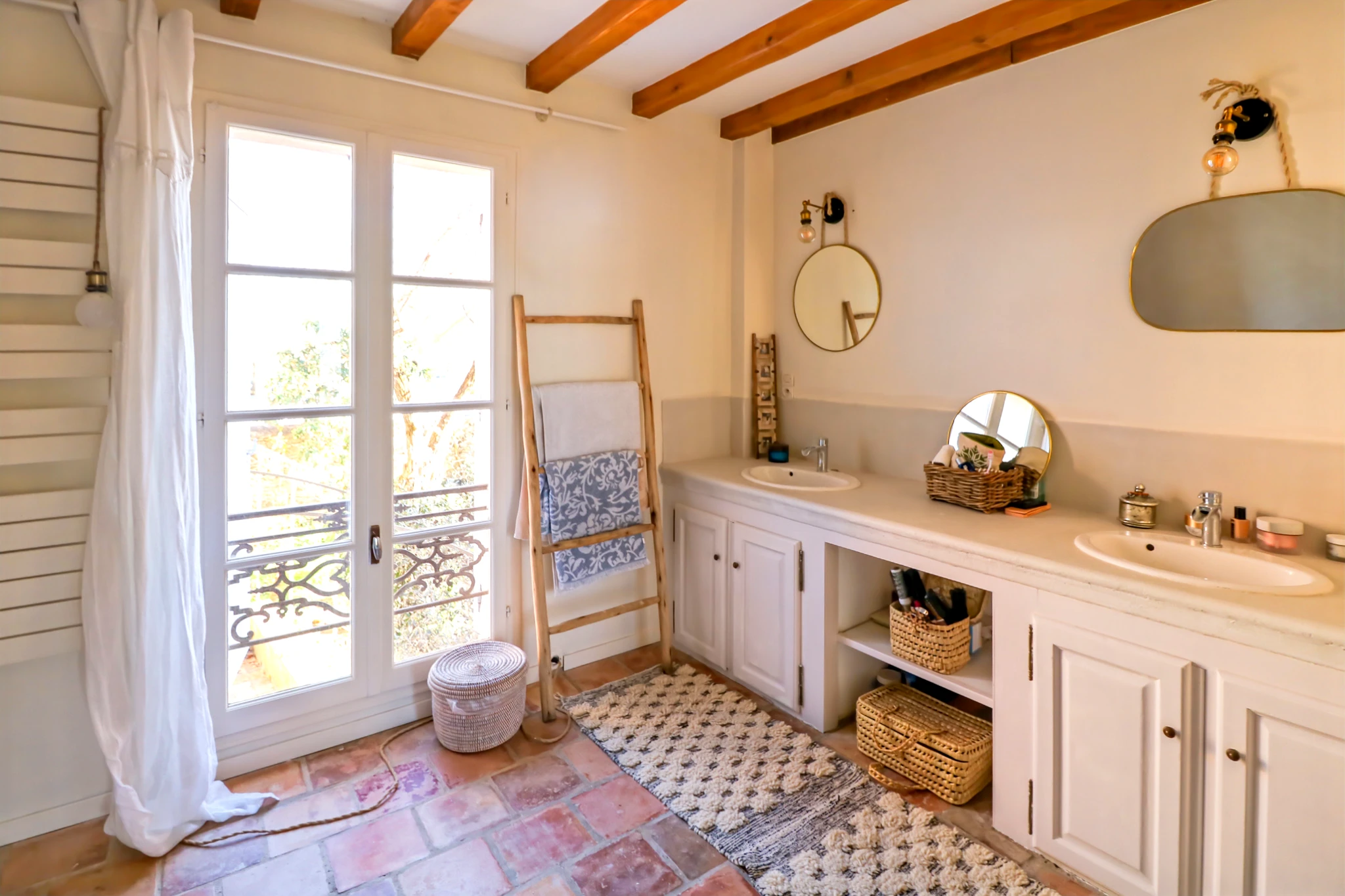 French property for sale in Saint-Quentin-la-Poterie, Gard - €735,000 - photo 