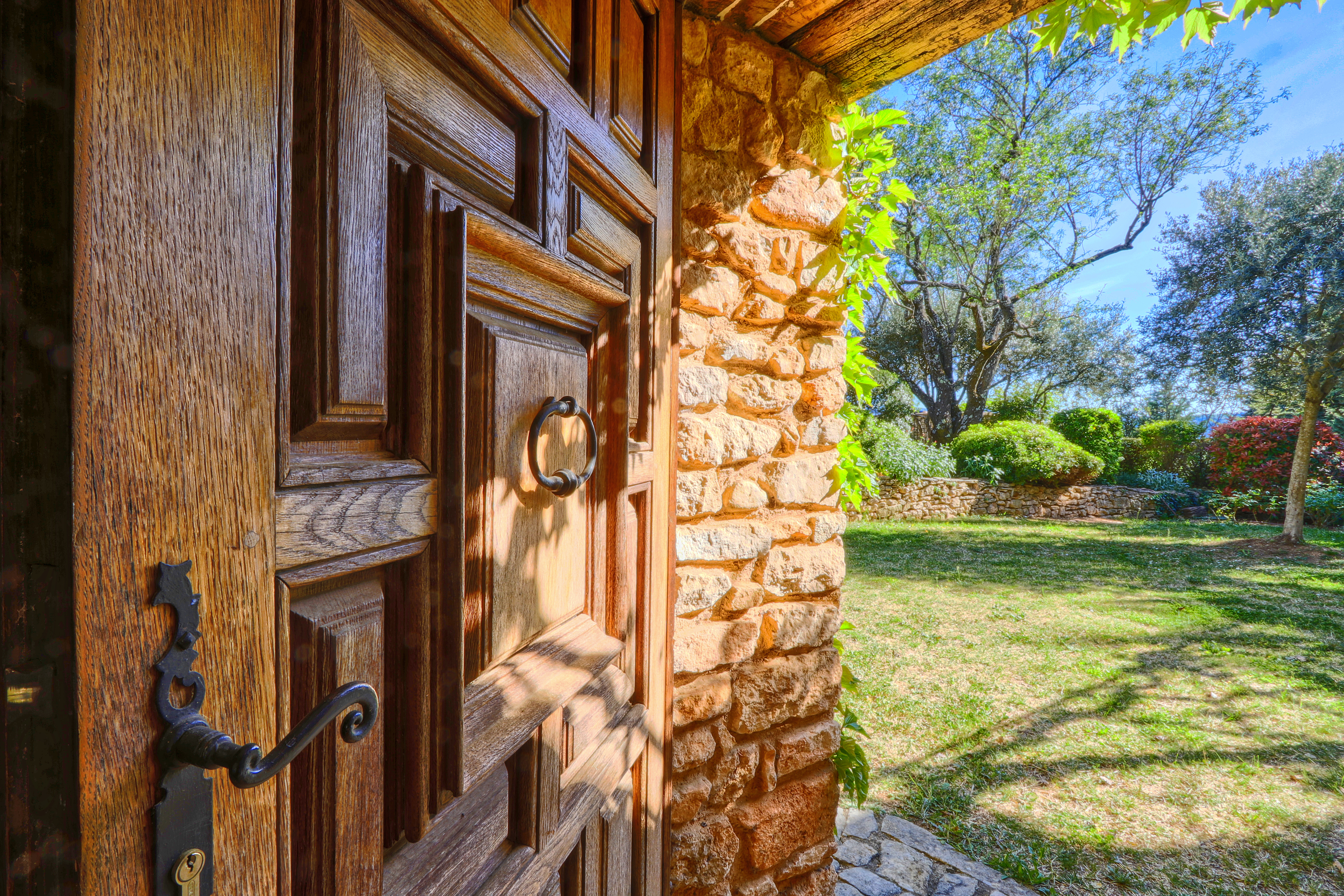 French property for sale in Villars, Vaucluse - €680,000 - photo 