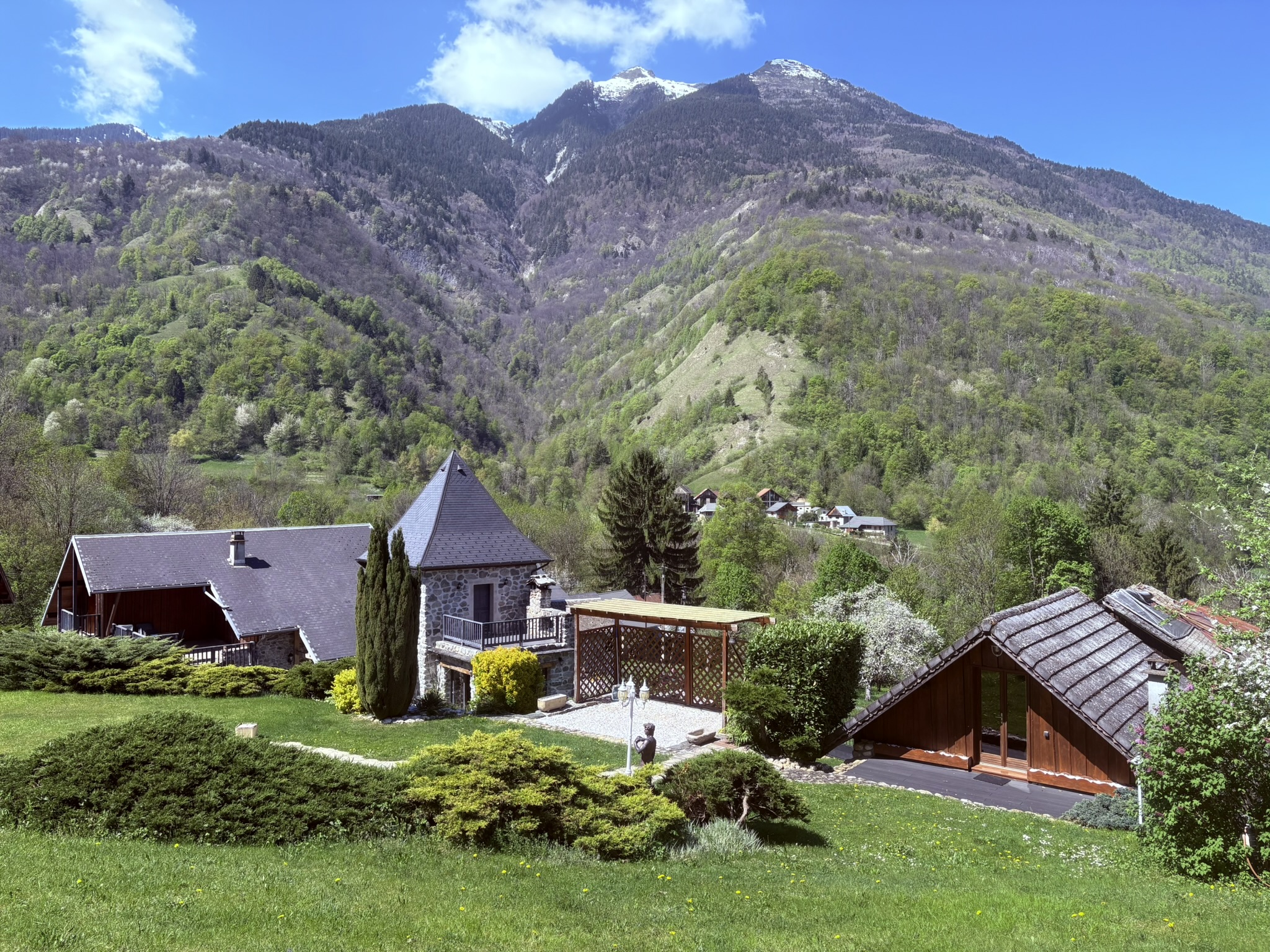 Propriété en France à vendre à Sainte-Marie-de-Cuines, Savoie - €649 000 - photo 