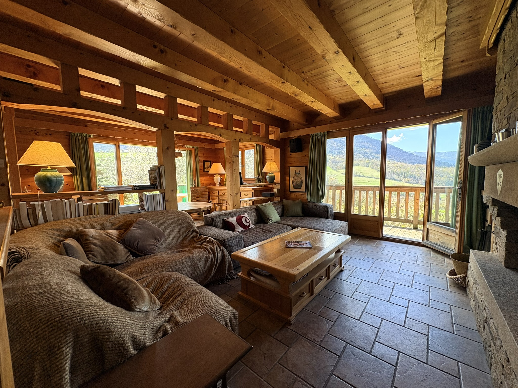 Propriété en France à vendre à Faverges-Seythenex, Haute-Savoie - €795 000 - photo 
