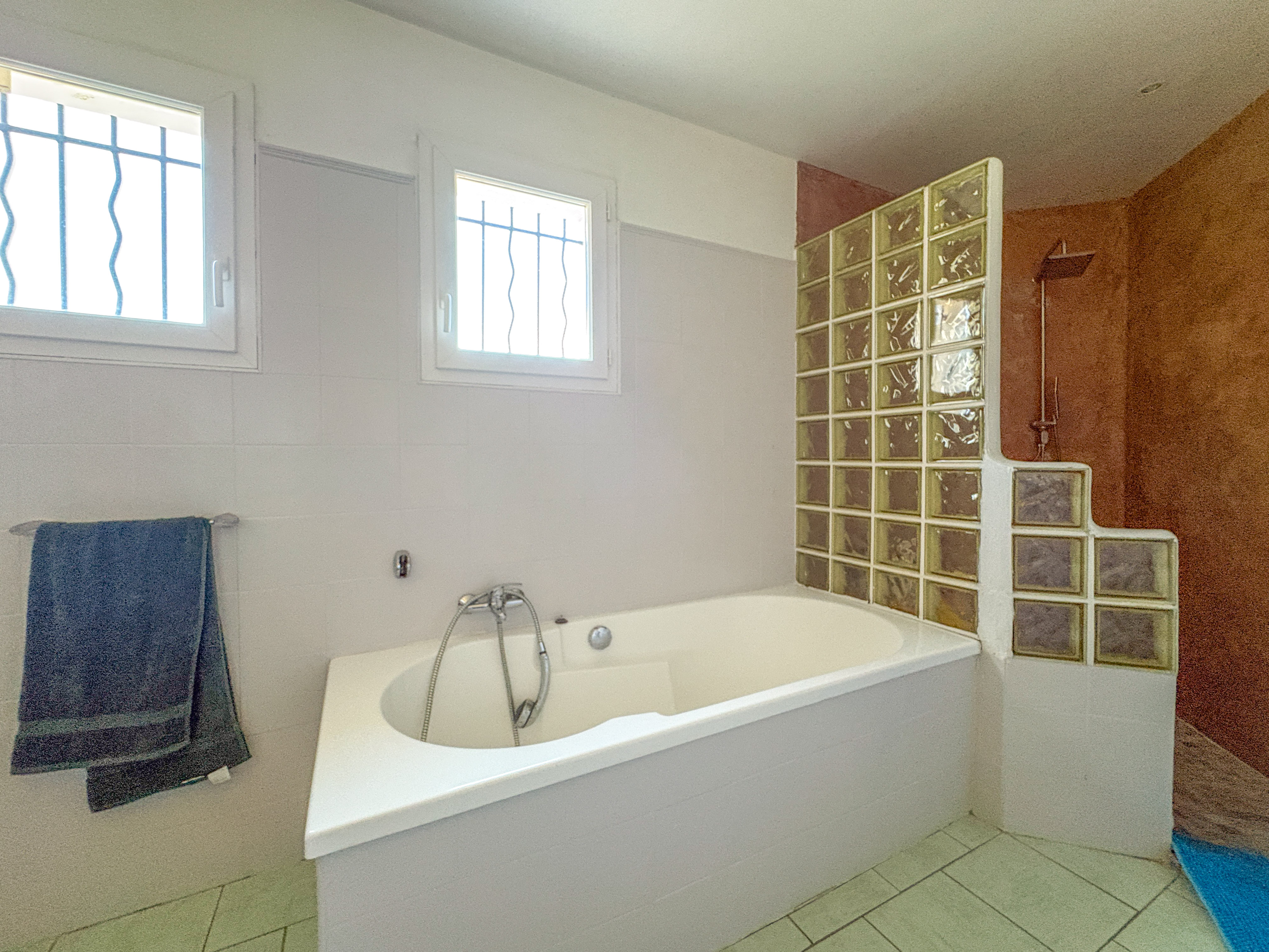 Propriété en France à vendre à Fuveau, Bouches-du-Rhône - €1 275 000 - photo 