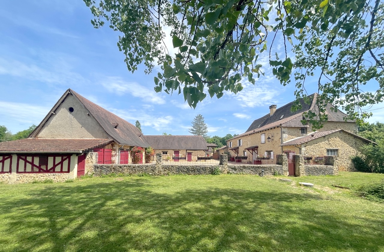 French property for sale in Lacropte, Dordogne - €649,500 - photo 