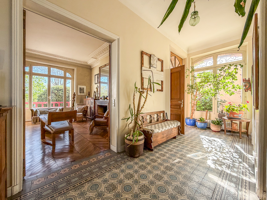 Propriété en France à vendre à Joinville-le-Pont, Val-de-Marne - €2 300 000 - photo 